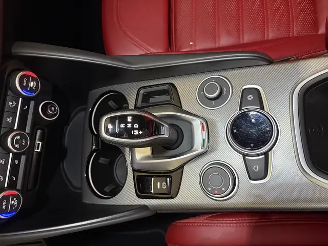 Alfa Romeo Giulia view 9