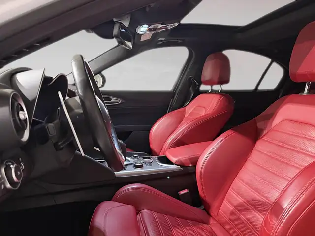 Alfa Romeo Giulia view 4
