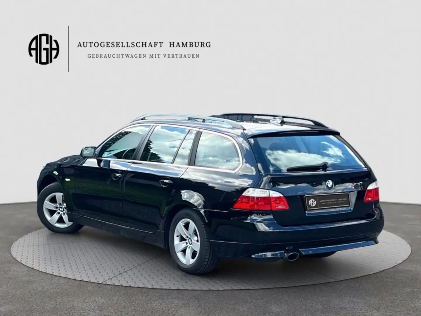 BMW 520 d Touring Special Edition*Autom.*Navi*SHZ*PDC Schwarz - 2