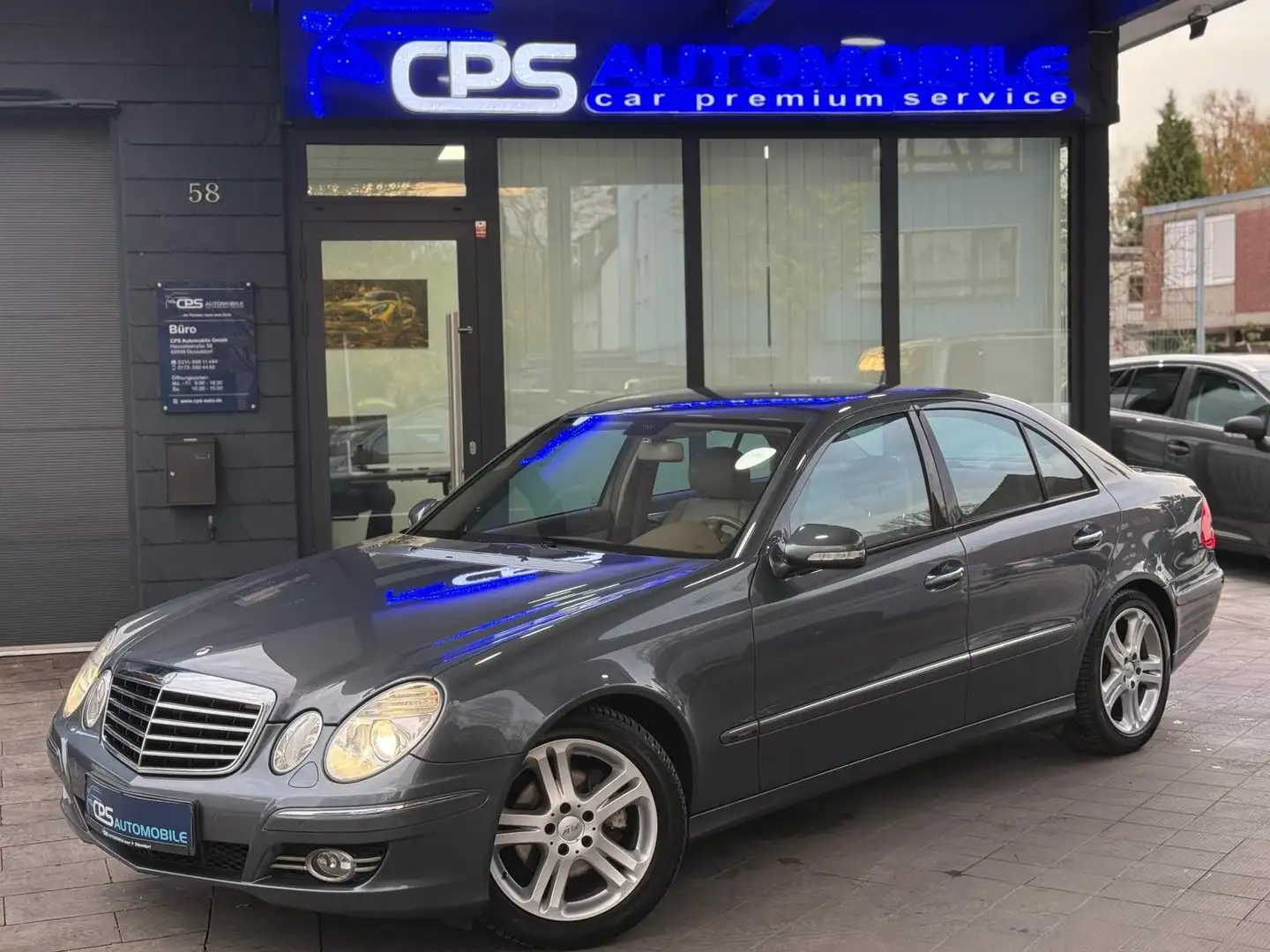 Mercedes-Benz E 280 | 2 Hand | Avantgarde Gris - 1