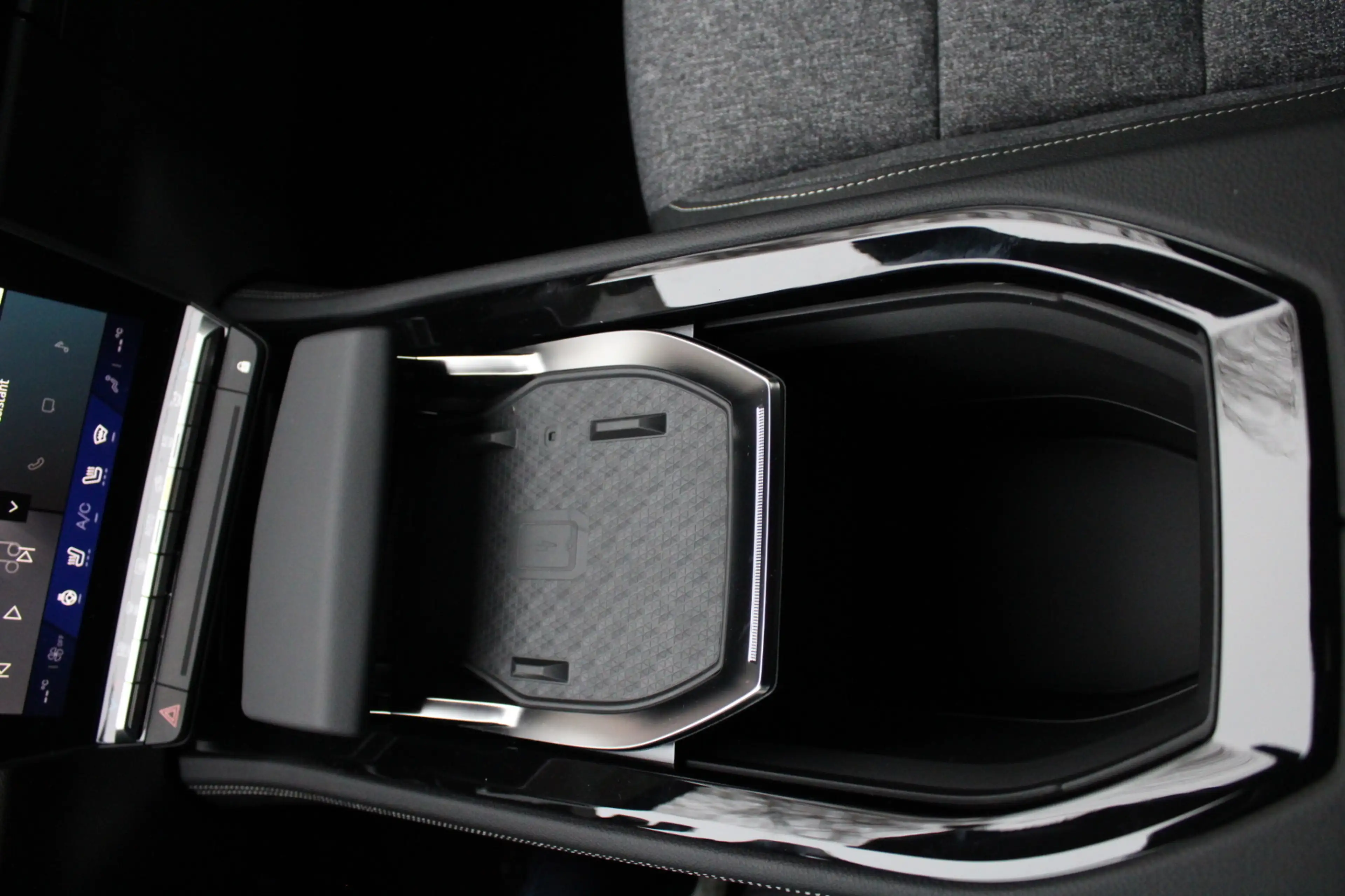 Renault Austral Techno Mild Hybrid 150 Automatik — photo 13