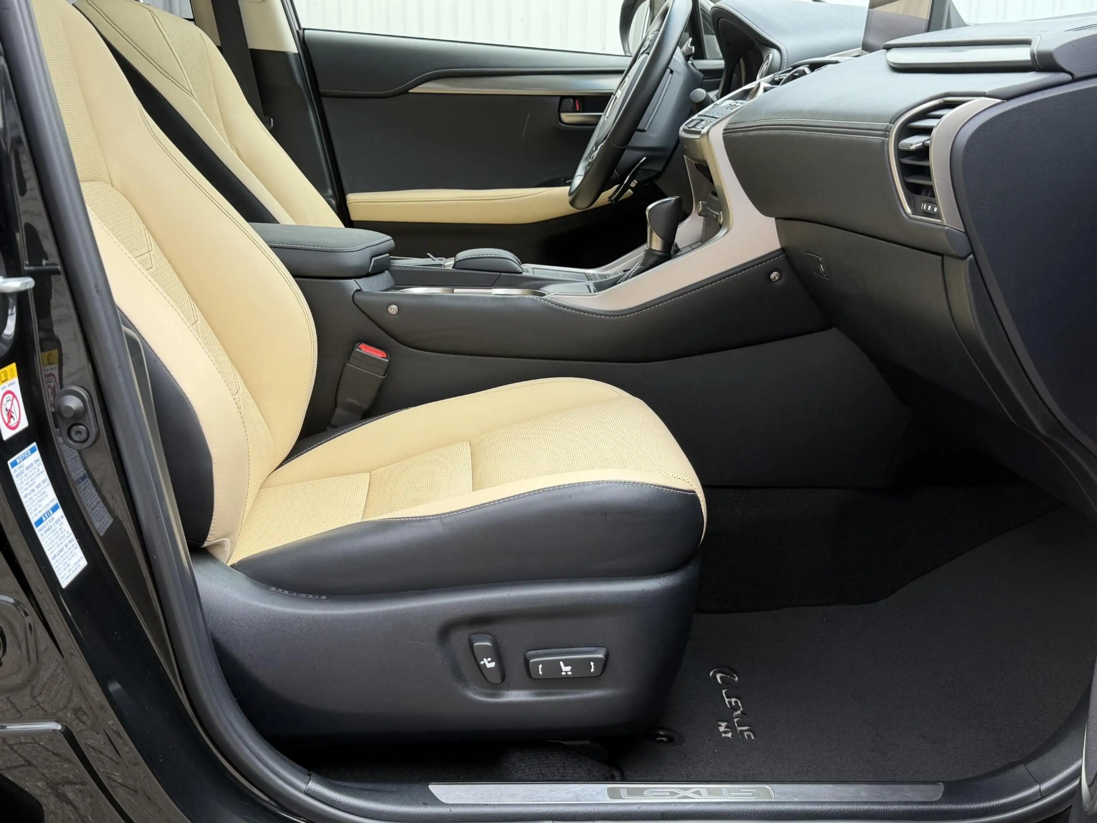 Lexus NX 300h AWD Luxury Line | Schuifdak/Leder/Trekhaak/Adapt.C — photo 37