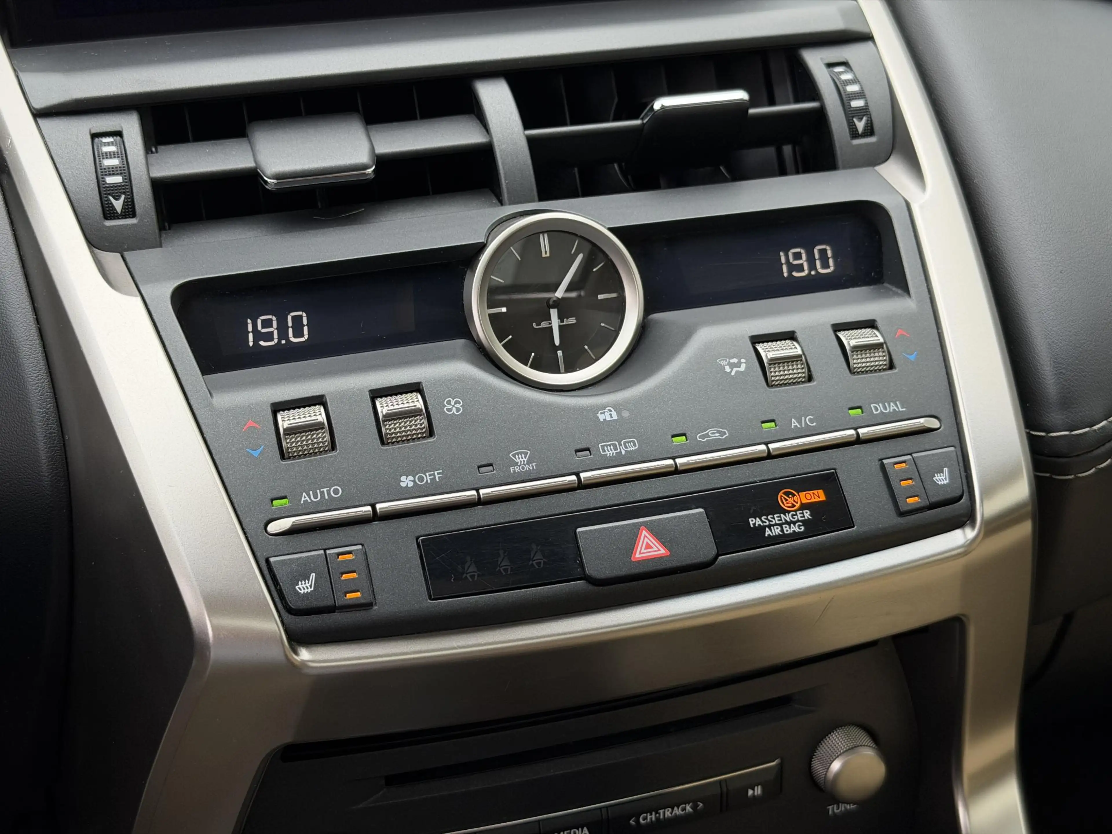 Lexus NX 300h AWD Luxury Line | Schuifdak/Leder/Trekhaak/Adapt.C — photo 5