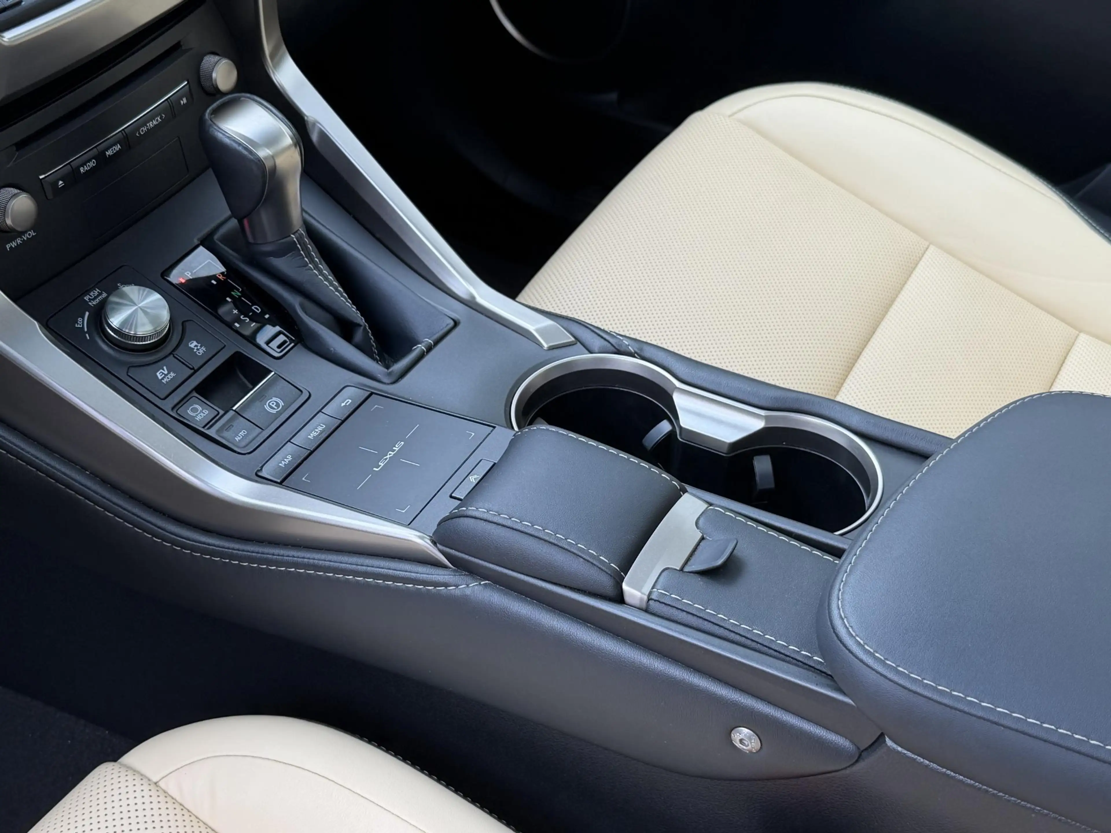 Lexus NX 300h AWD Luxury Line | Schuifdak/Leder/Trekhaak/Adapt.C — photo 38