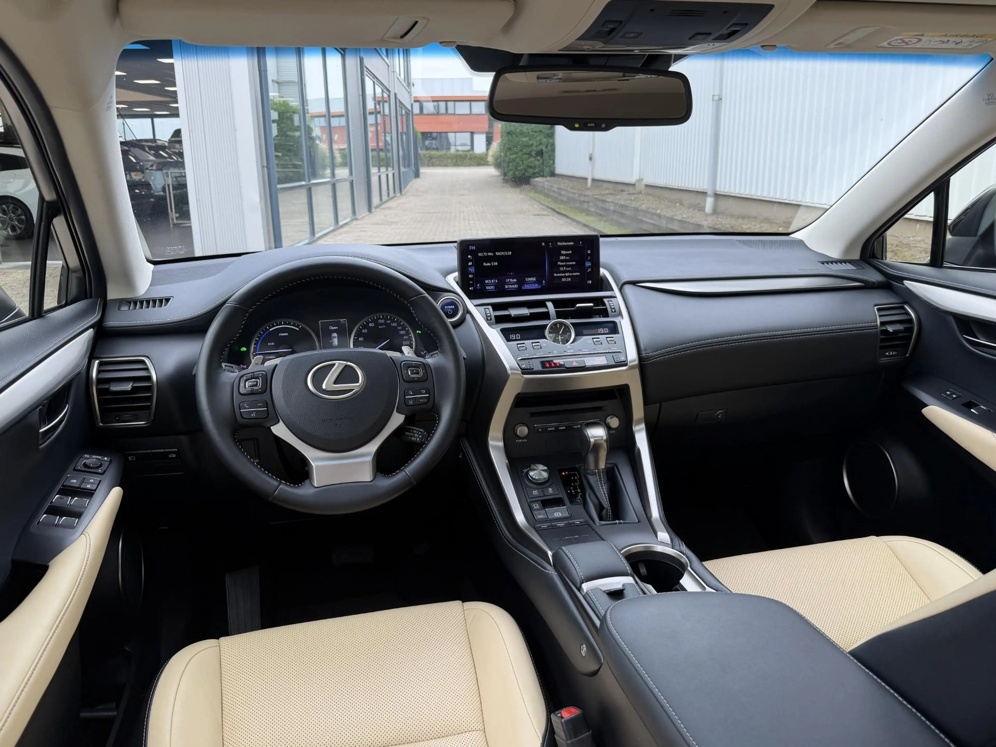 Lexus NX 300h AWD Luxury Line | Schuifdak/Leder/Trekhaak/Adapt.C — photo 3