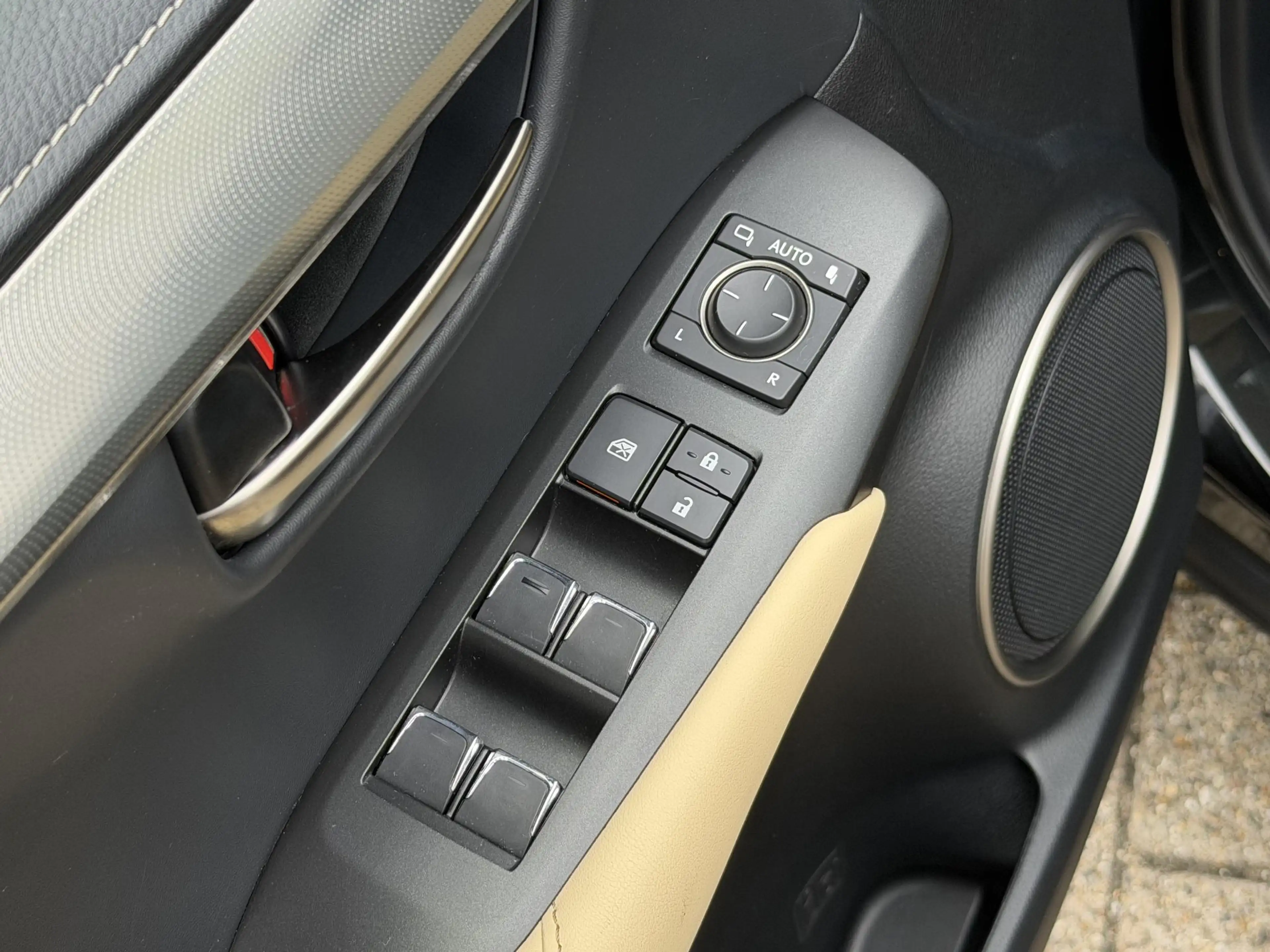 Lexus NX 300h AWD Luxury Line | Schuifdak/Leder/Trekhaak/Adapt.C — photo 9