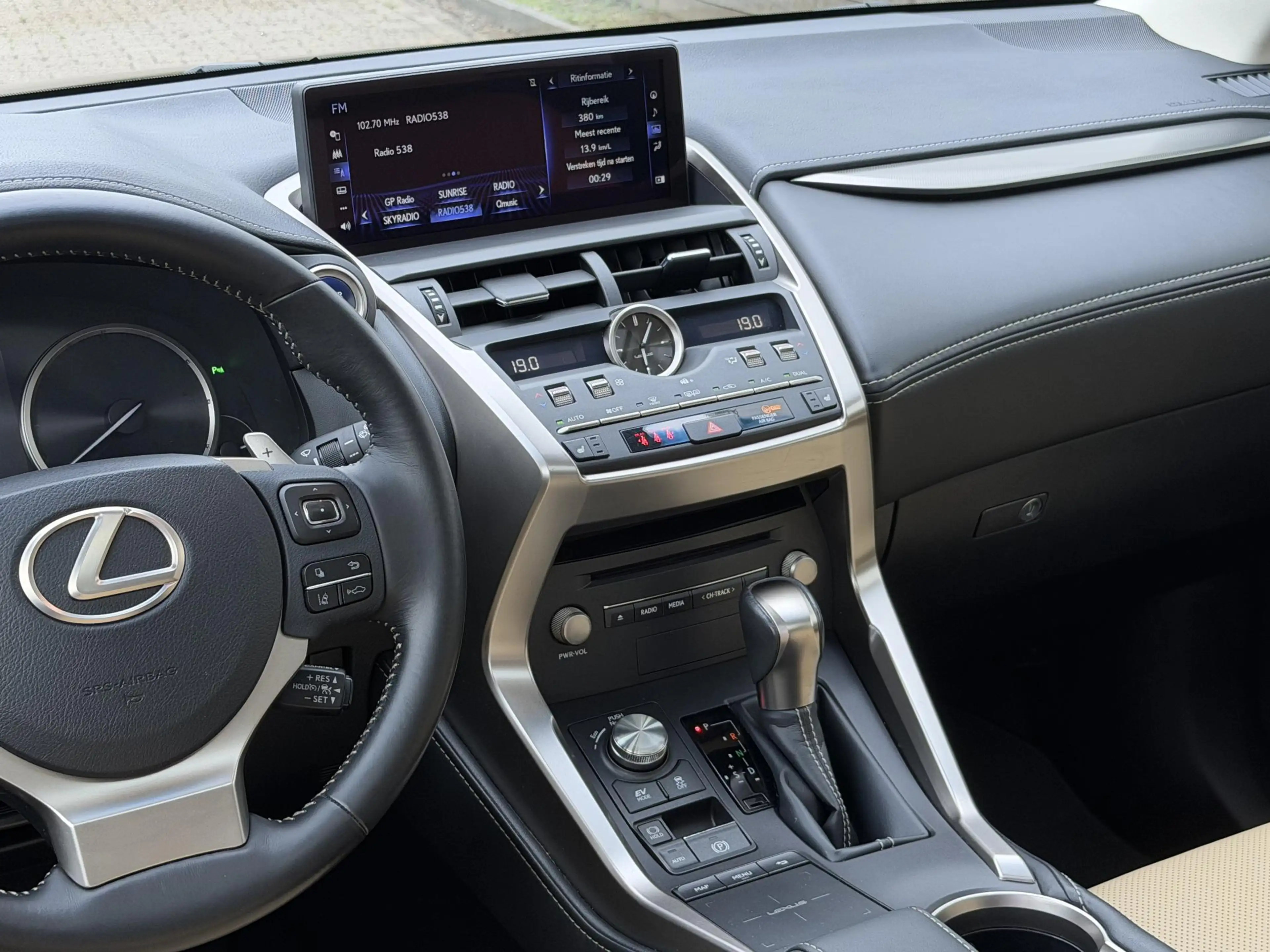 Lexus NX 300h AWD Luxury Line | Schuifdak/Leder/Trekhaak/Adapt.C — photo 47