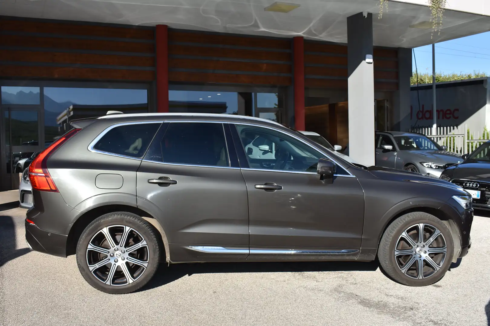 Volvo XC60 D4 AWD INSCRIPTION Grau - 1
