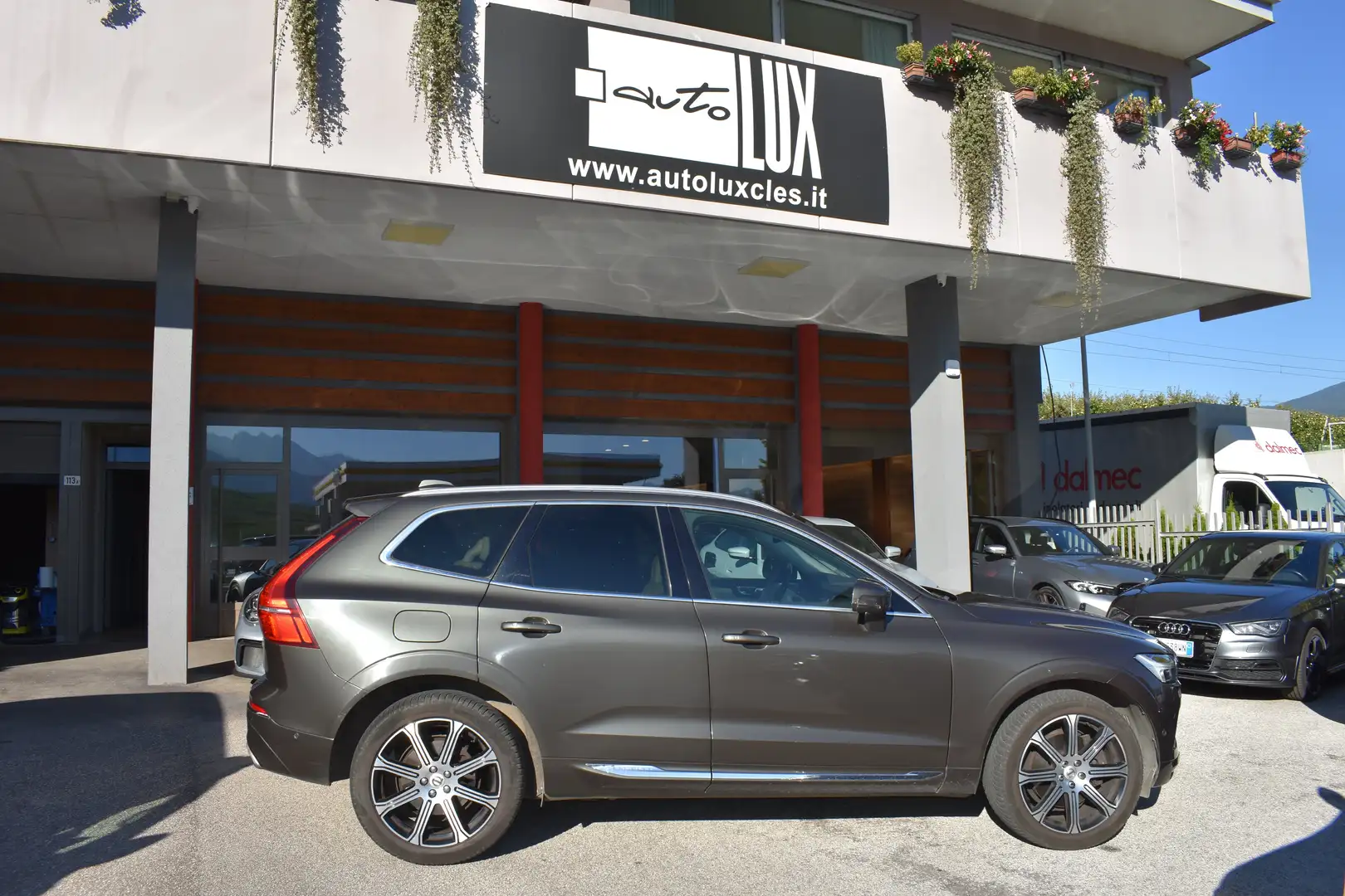 Volvo XC60 D4 AWD INSCRIPTION Grau - 2