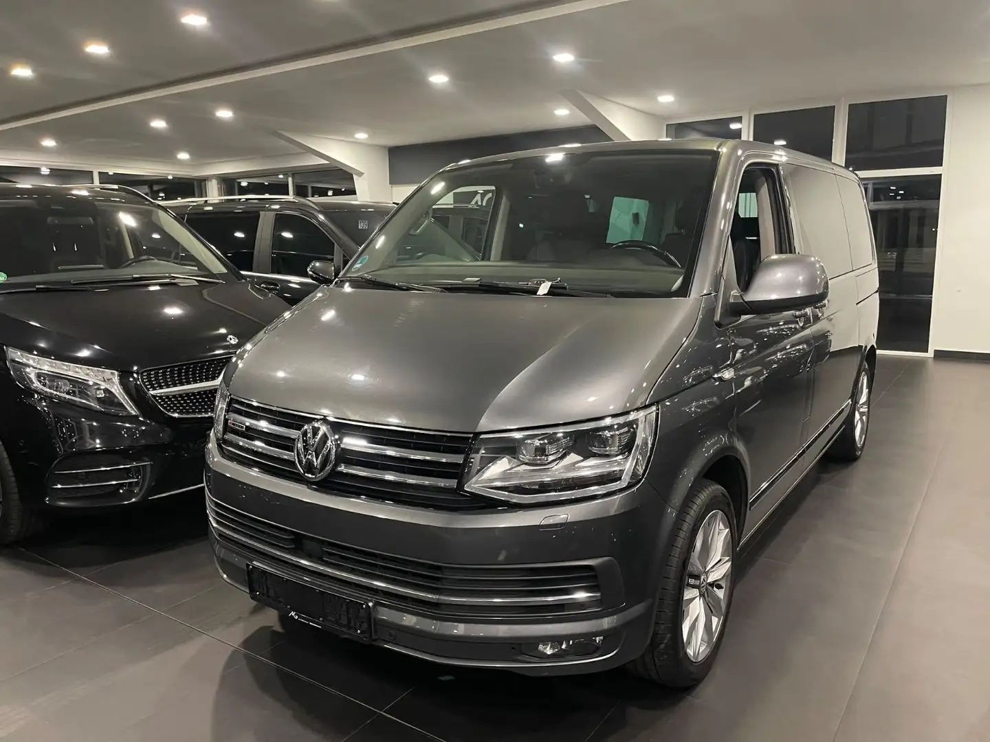 Volkswagen T6 Multivan Generation Six*4Motion*7-Sitz*Tisch* Grau - 1