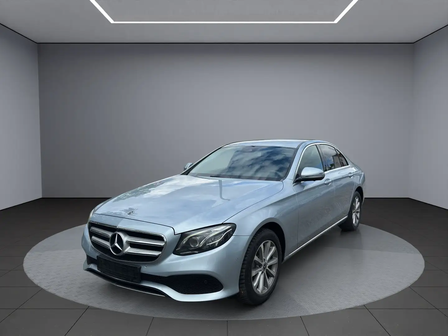 MERCEDES-BENZ Clasa E