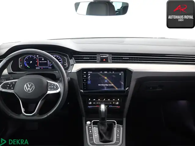Volkswagen Passat view 9