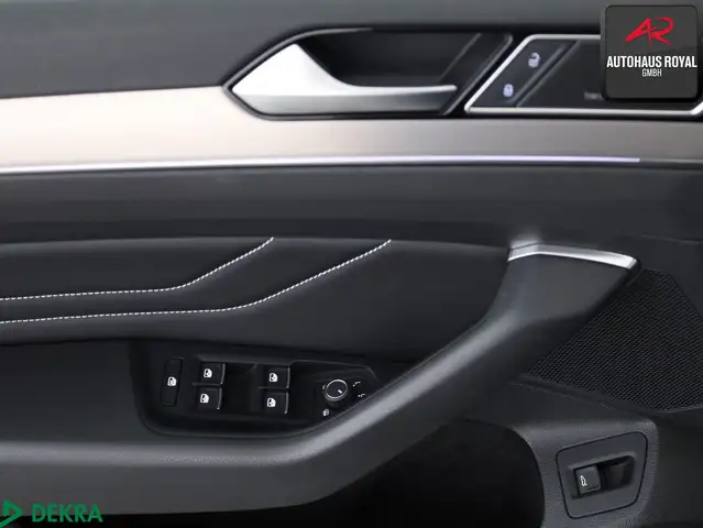 Volkswagen Passat view 14
