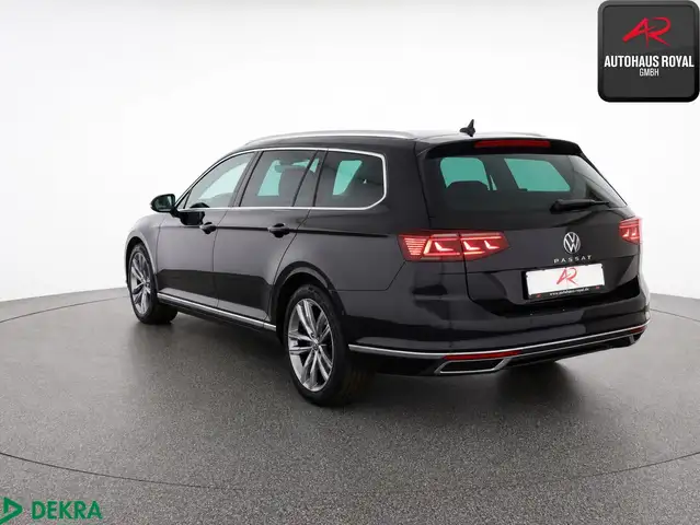 Volkswagen Passat view 3