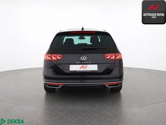 Volkswagen Passat view 4