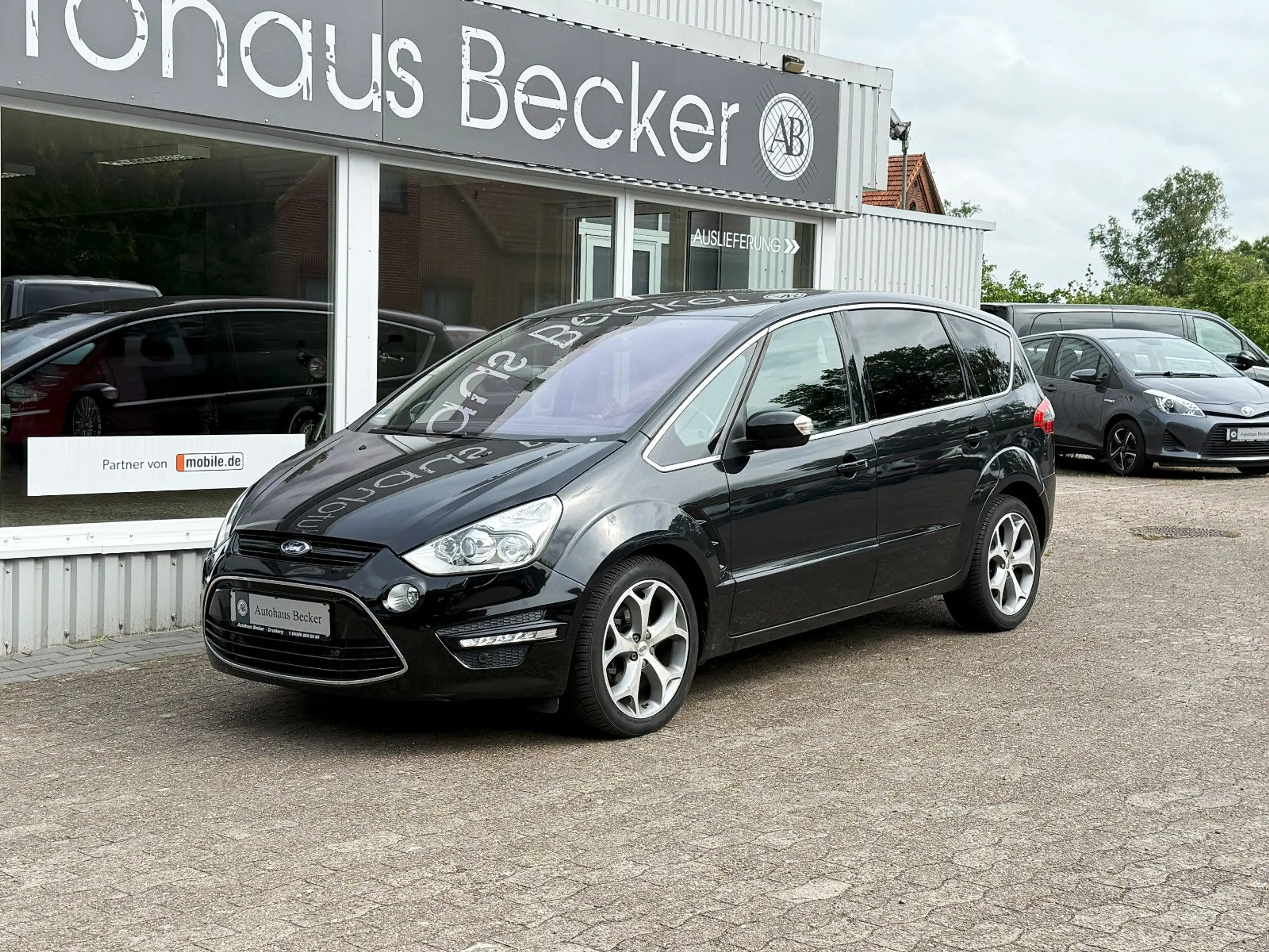 Ford S-Max 2.0TDCI Titanium+GETRIEBE NEU+XENON+AHK+ — photo 2