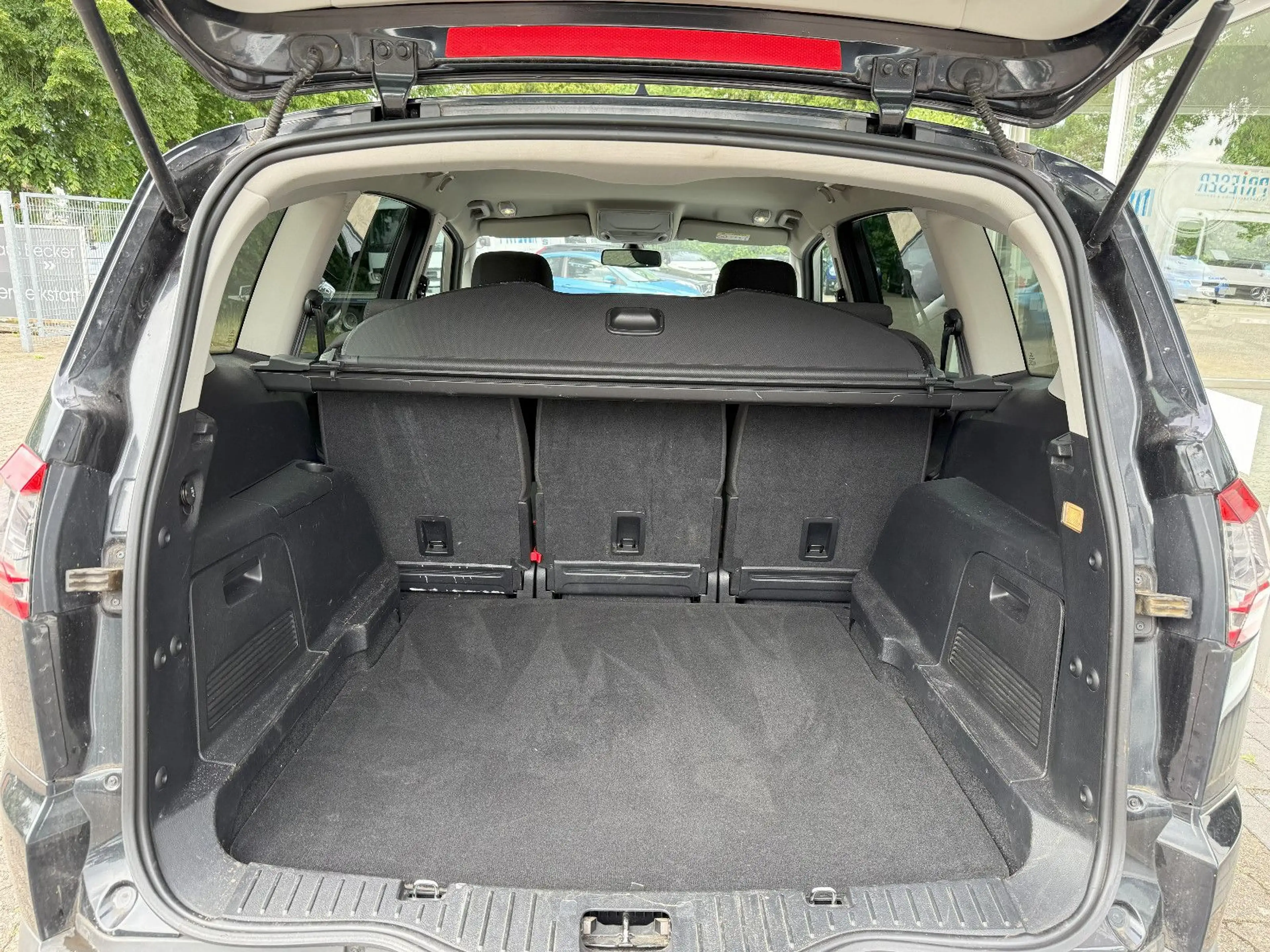 Ford S-Max 2.0TDCI Titanium+GETRIEBE NEU+XENON+AHK+ — photo 11