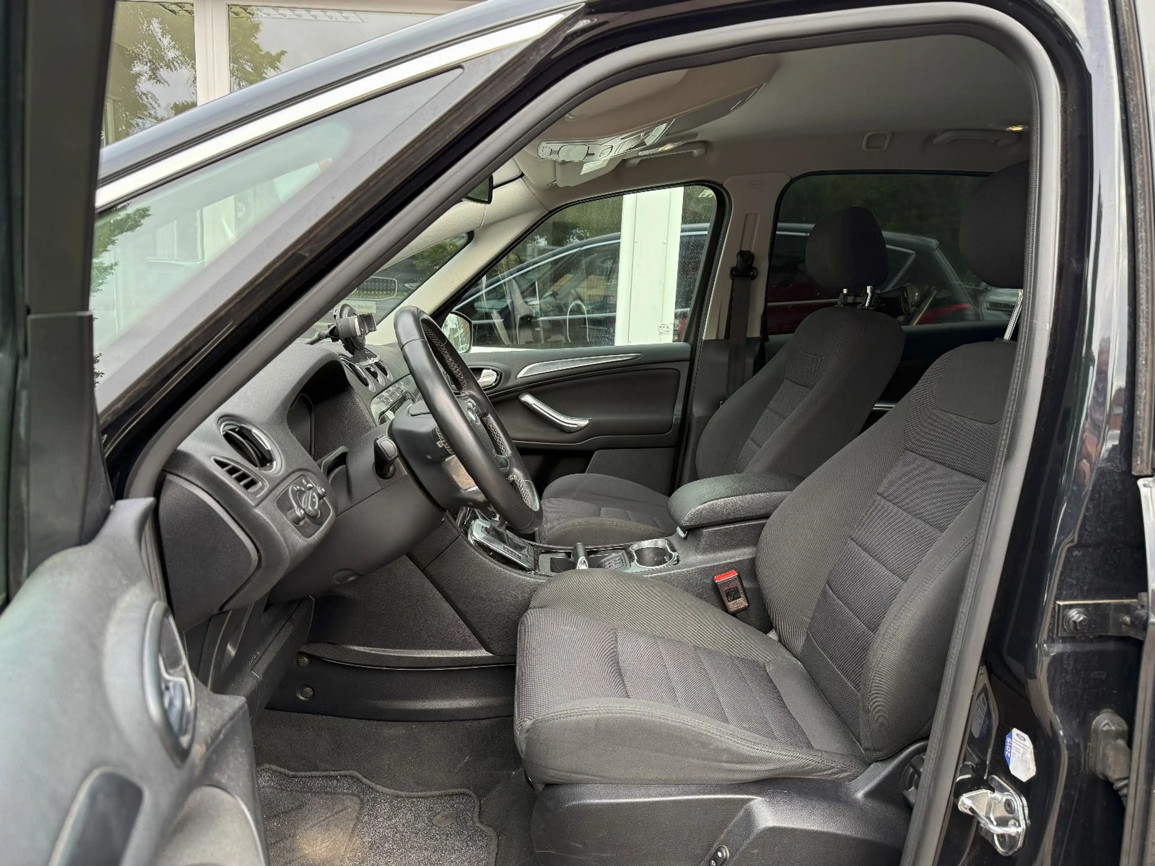 Ford S-Max 2.0TDCI Titanium+GETRIEBE NEU+XENON+AHK+ — photo 9