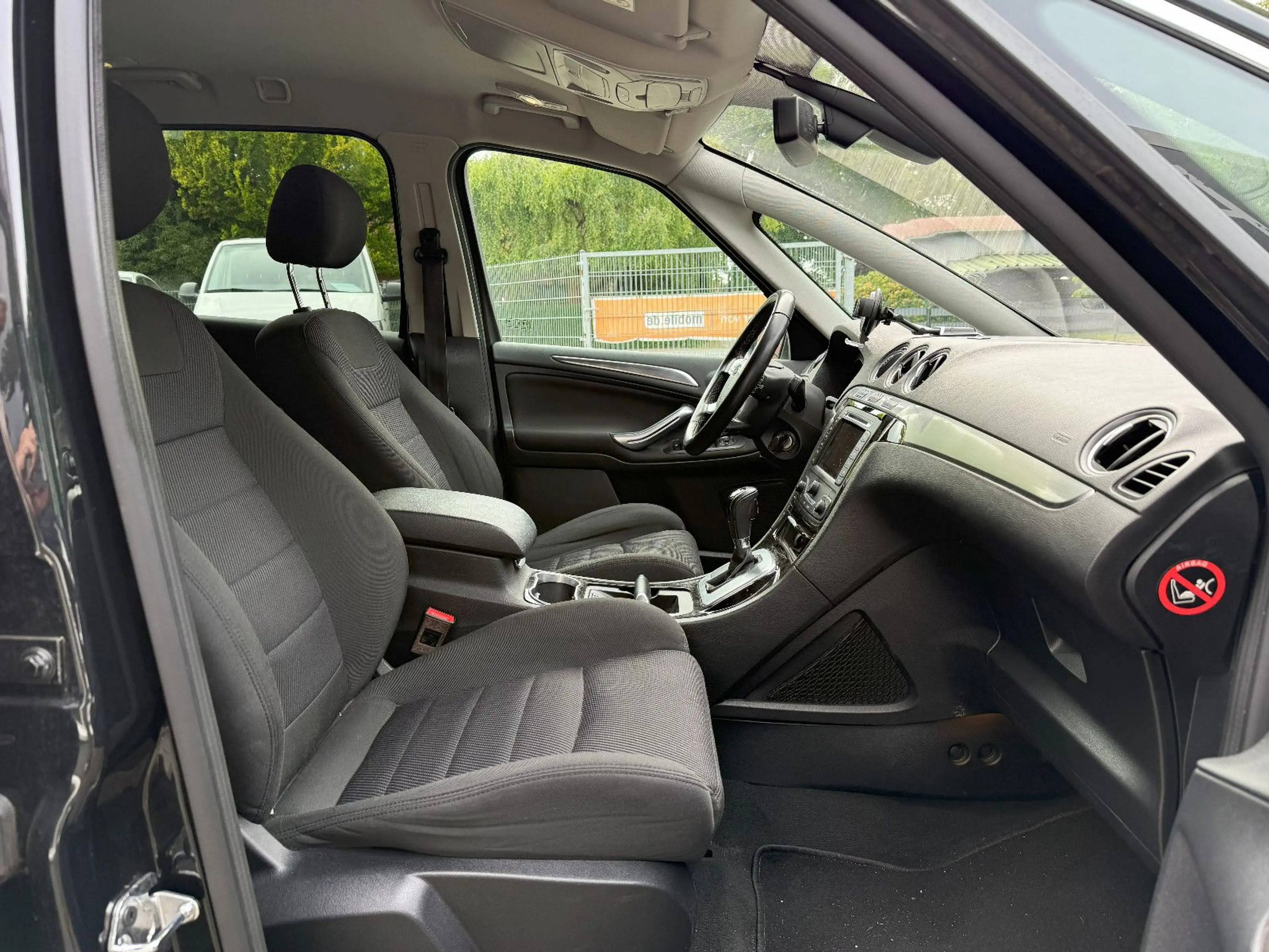 Ford S-Max 2.0TDCI Titanium+GETRIEBE NEU+XENON+AHK+ — photo 13