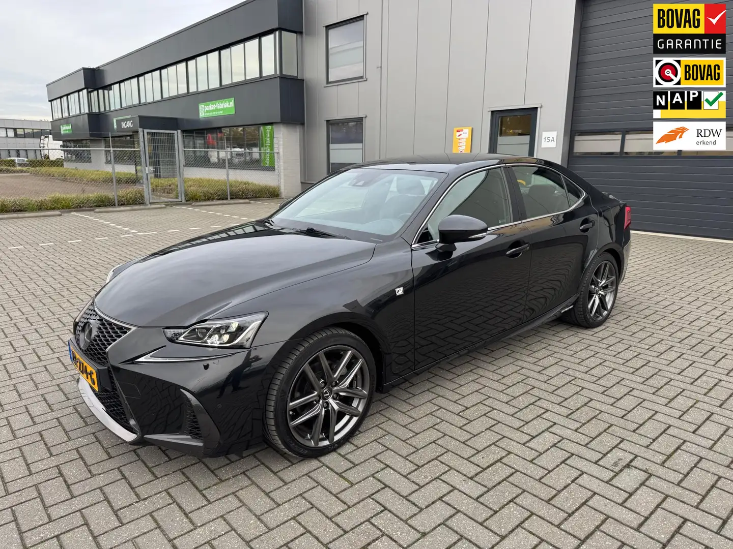 Lexus IS 300 300h Hybrid F-Sport Line Zwart - 1