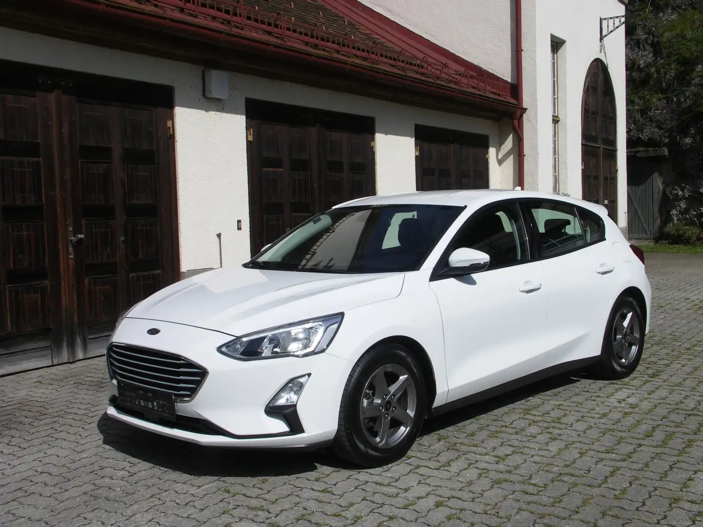 Ford Focus Focus Traveller 1,0 EcoBoost Trend Trend Weiß - 1