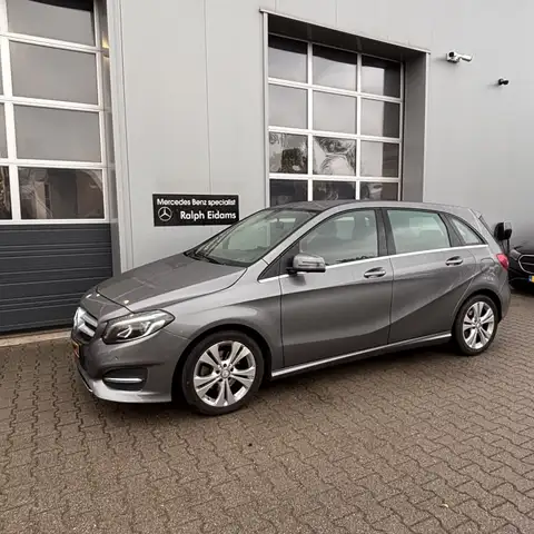 Mercedes-Benz B 180 Ambition