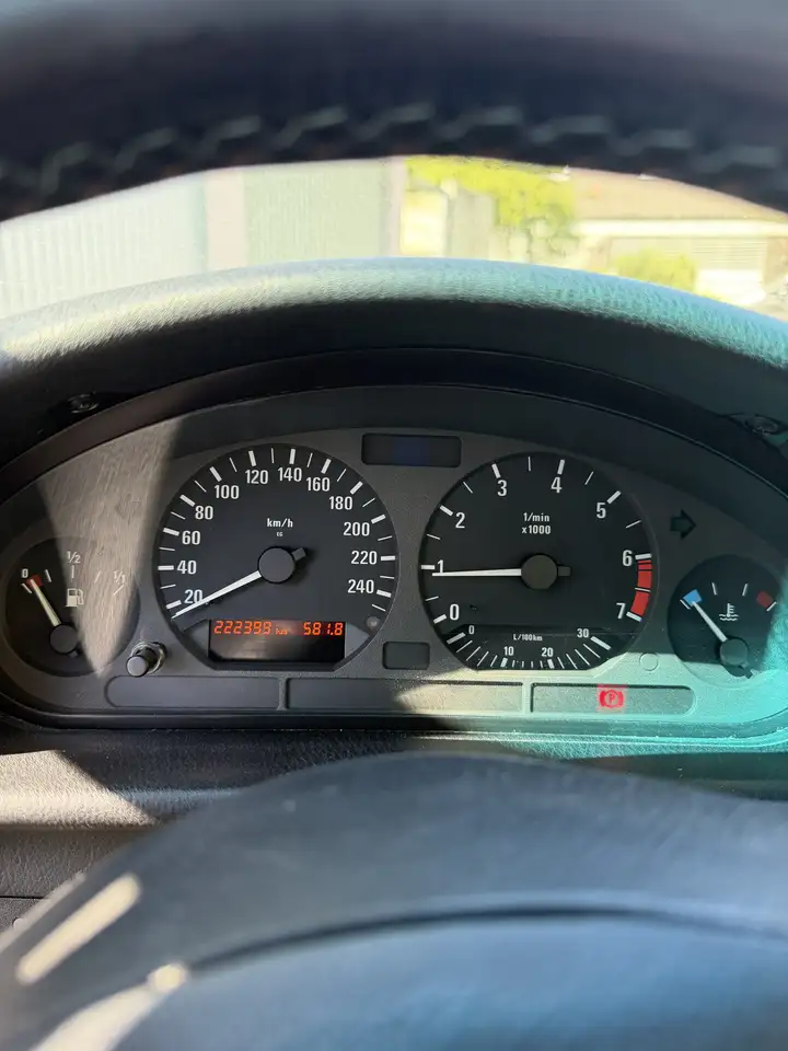 BMW 318i, foto 7