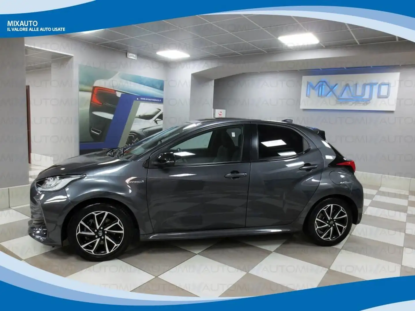 Toyota Yaris Hybrid 1.5 5 Porte Trend AUT EU6 Grigio - 1
