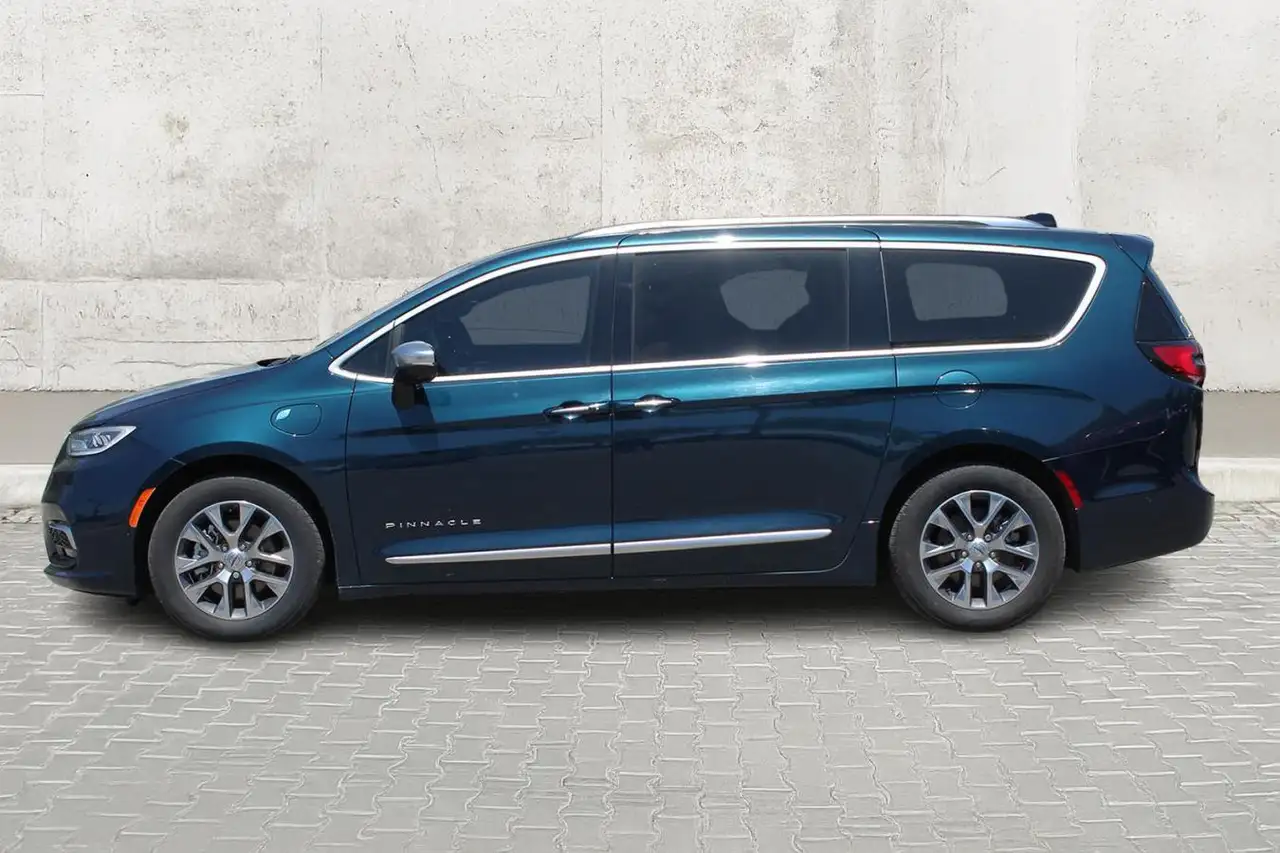 Chrysler Pacifica photo Chrysler Pacifica