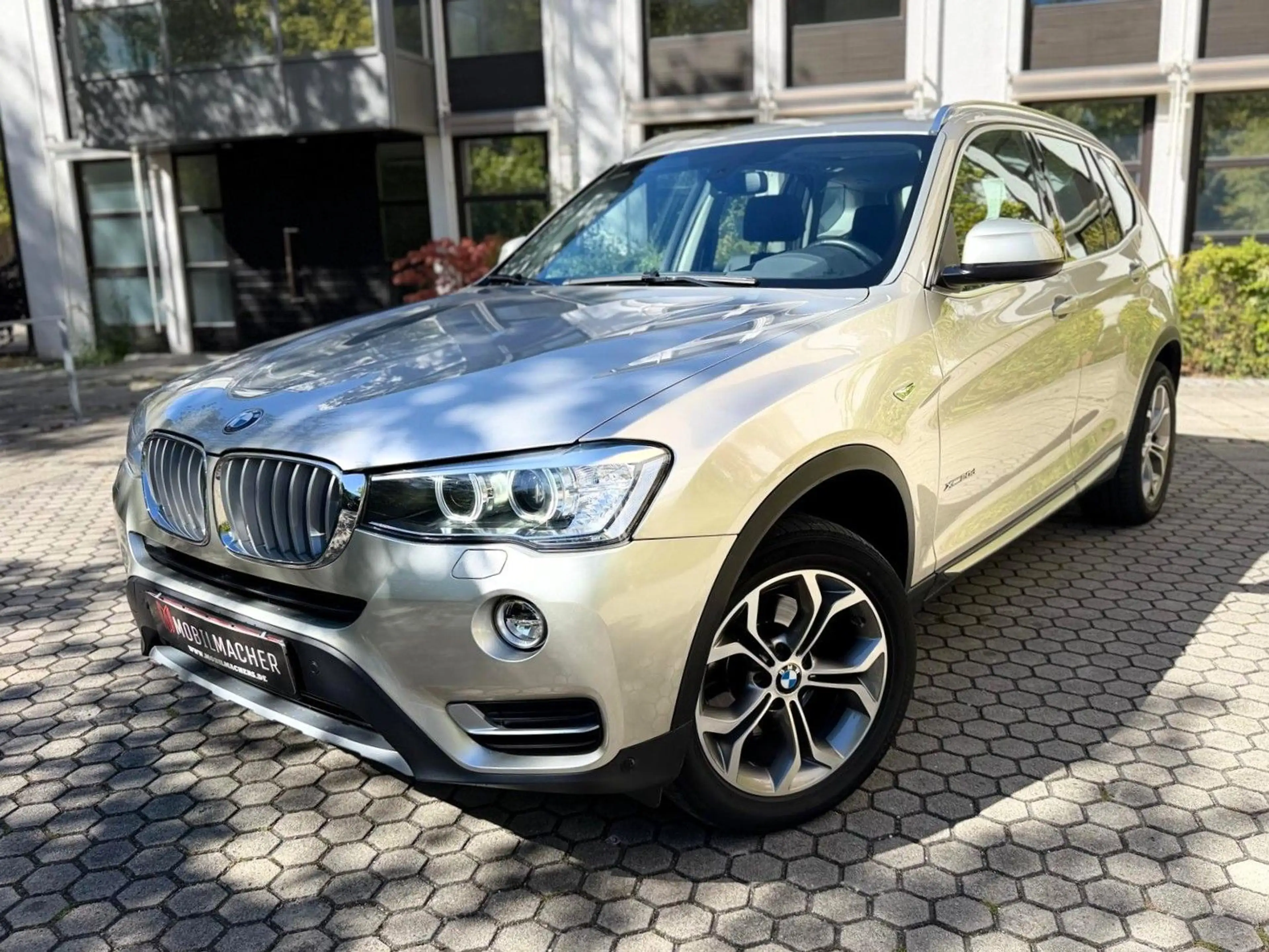 BMW X3 xDrive 20d xLine Navi*Pano*Leder*Temp*AHK*SHZ — photo 2