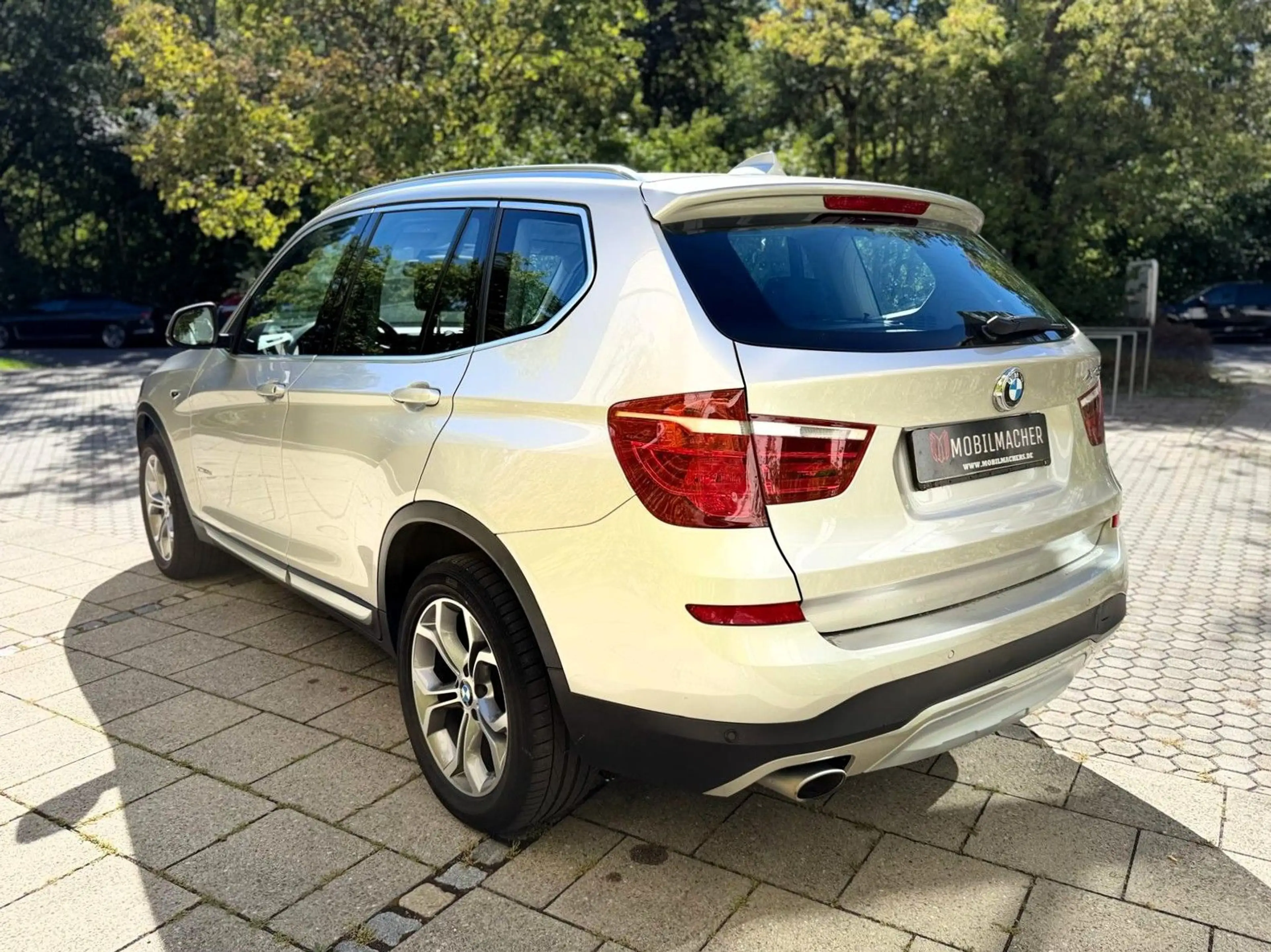 BMW X3 xDrive 20d xLine Navi*Pano*Leder*Temp*AHK*SHZ — photo 8