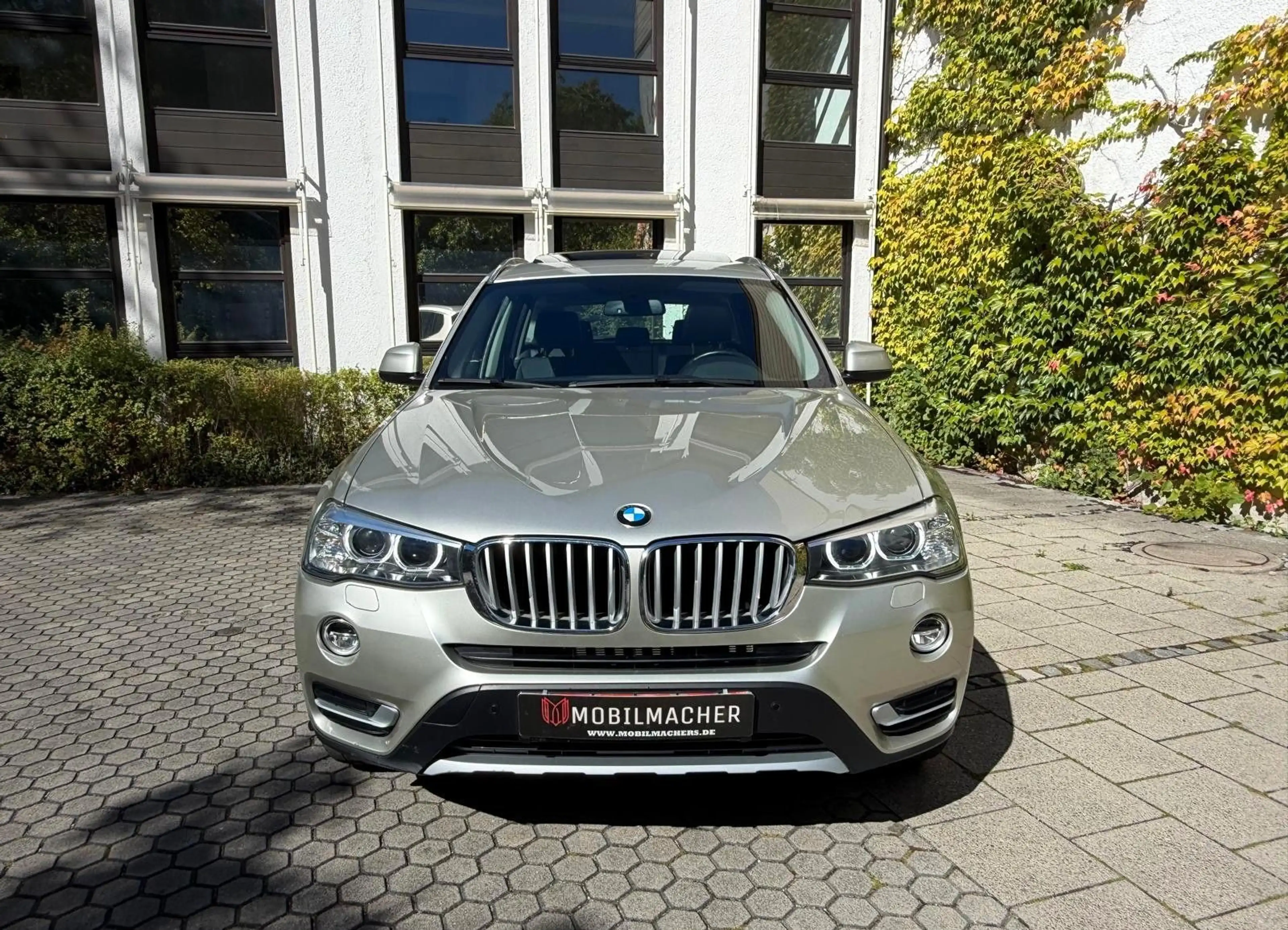 BMW X3 xDrive 20d xLine Navi*Pano*Leder*Temp*AHK*SHZ — photo 4