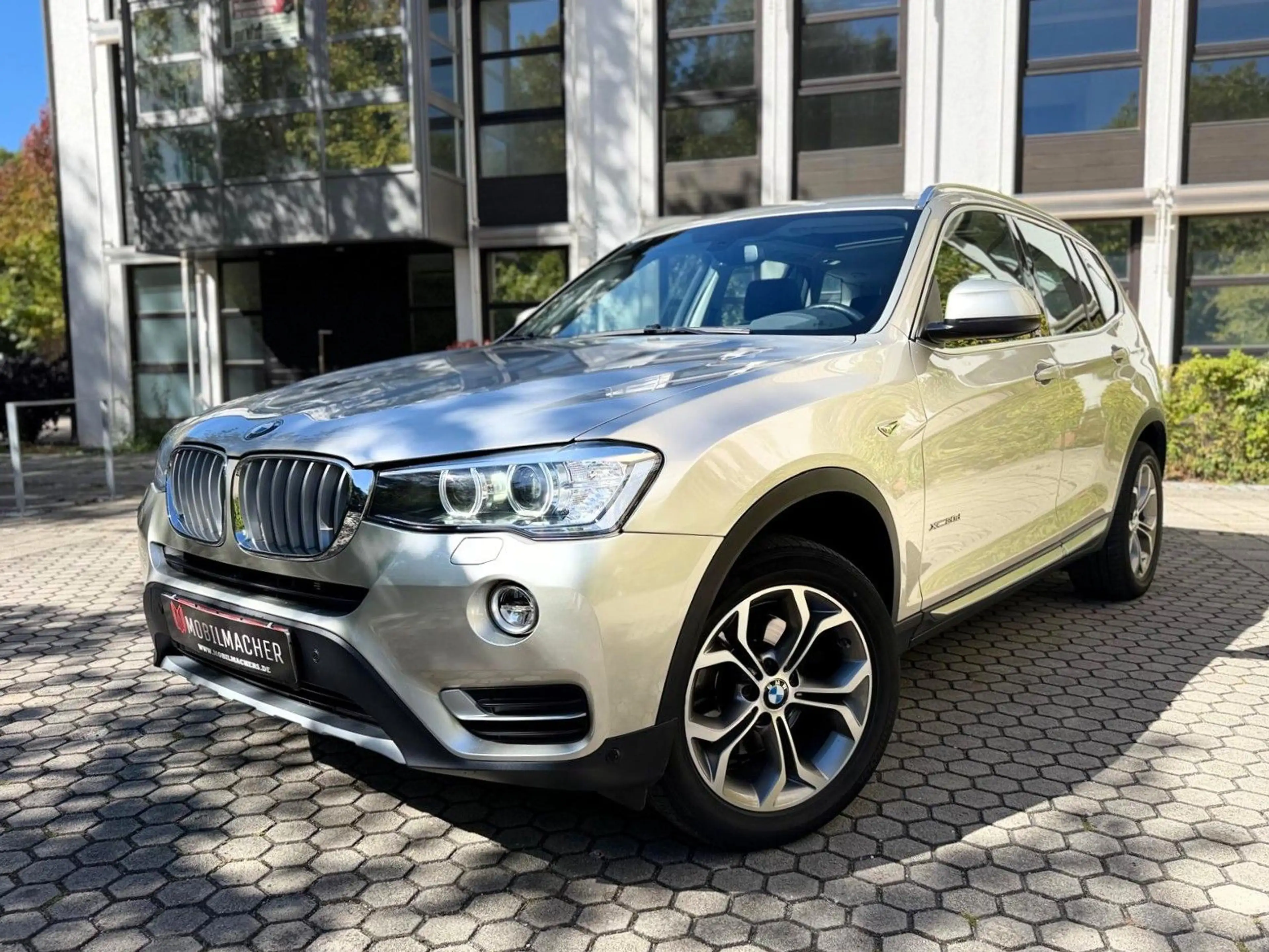BMW X3 xDrive 20d xLine Navi*Pano*Leder*Temp*AHK*SHZ