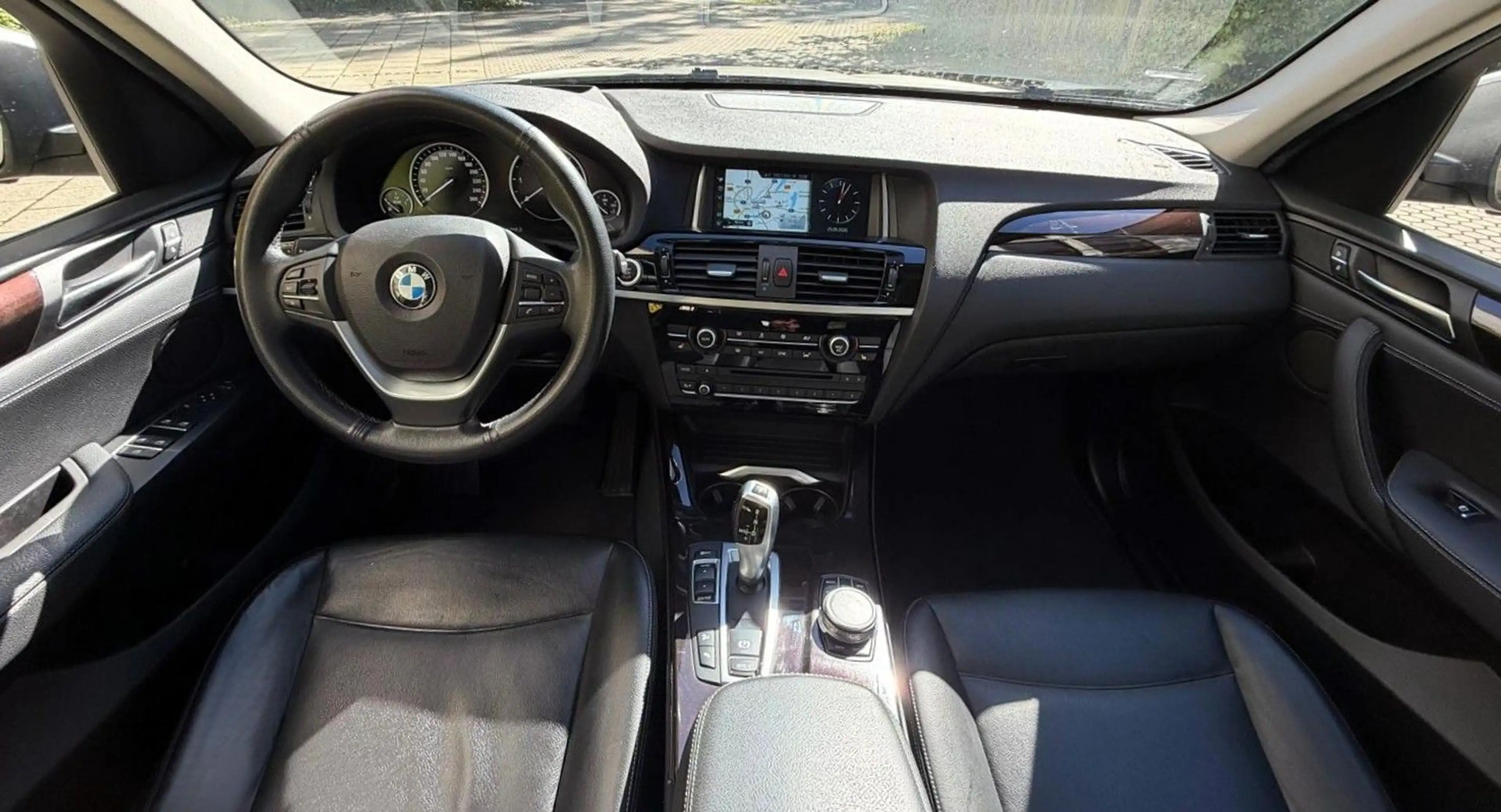 BMW X3 xDrive 20d xLine Navi*Pano*Leder*Temp*AHK*SHZ — photo 11