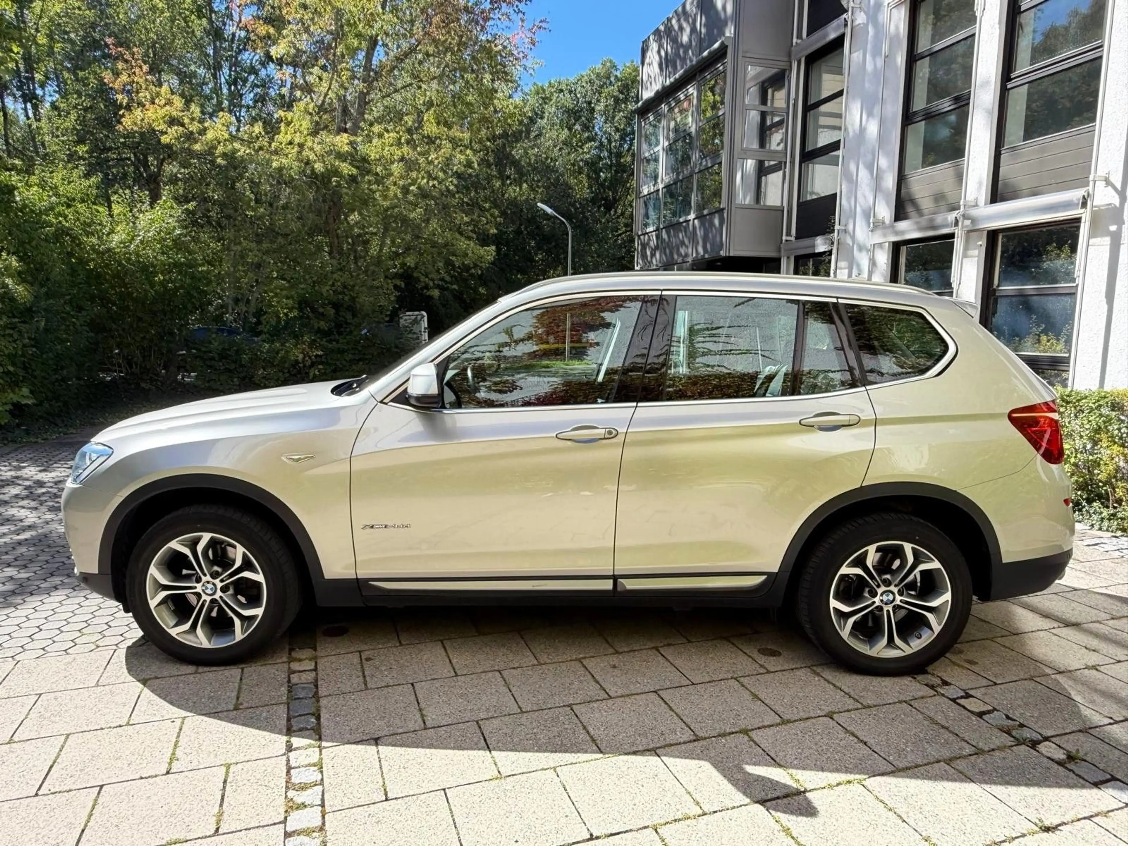 BMW X3 xDrive 20d xLine Navi*Pano*Leder*Temp*AHK*SHZ — photo 9