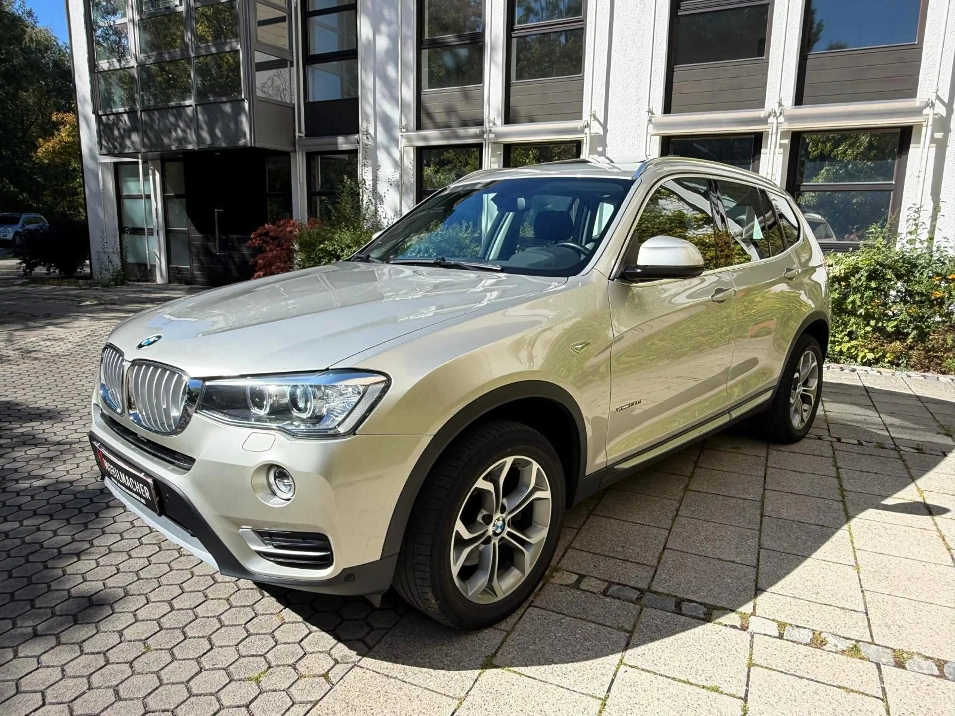 BMW X3 xDrive 20d xLine Navi*Pano*Leder*Temp*AHK*SHZ — photo 3