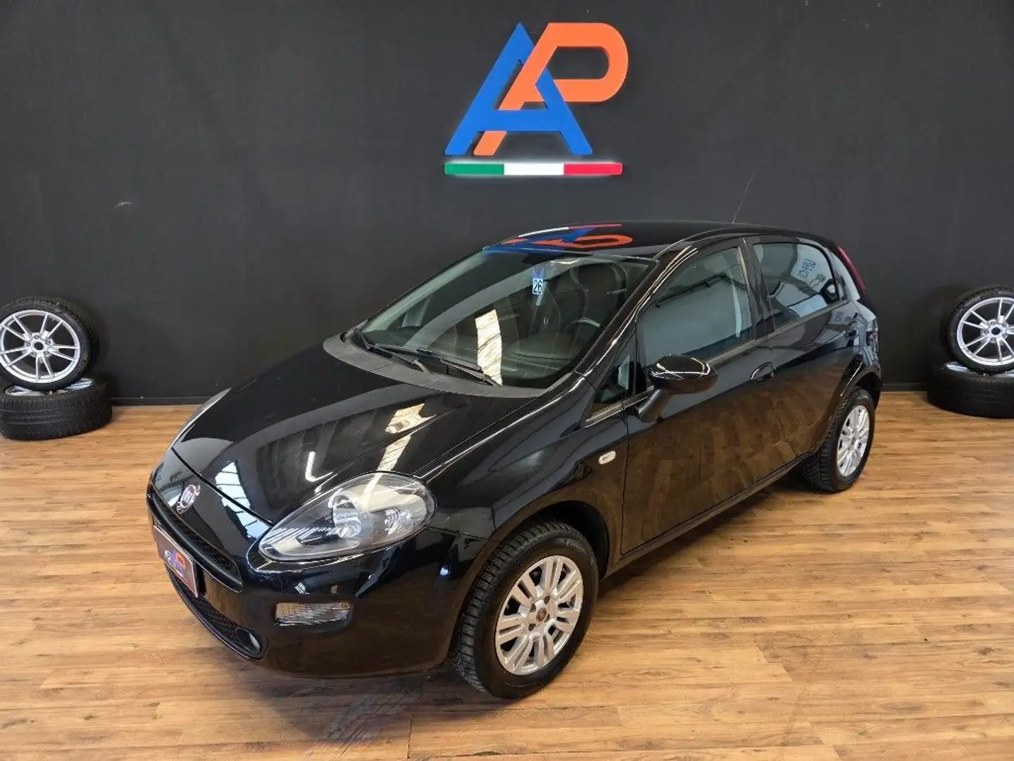 Fiat Punto 1.4 8V 5 porte Natural Power Lounge Negru - 2