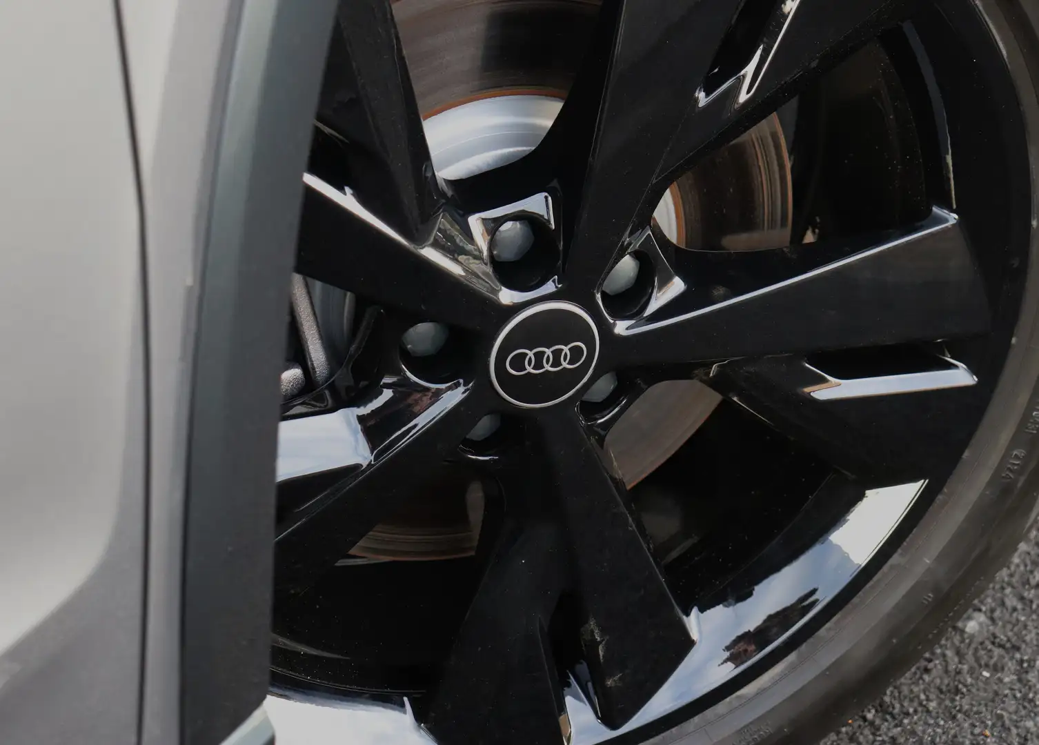 Audi Q4 e-tron 45 S-line Shadow+/Pano/Matrix/HeatPump/Cam/Towbar Gris - 2