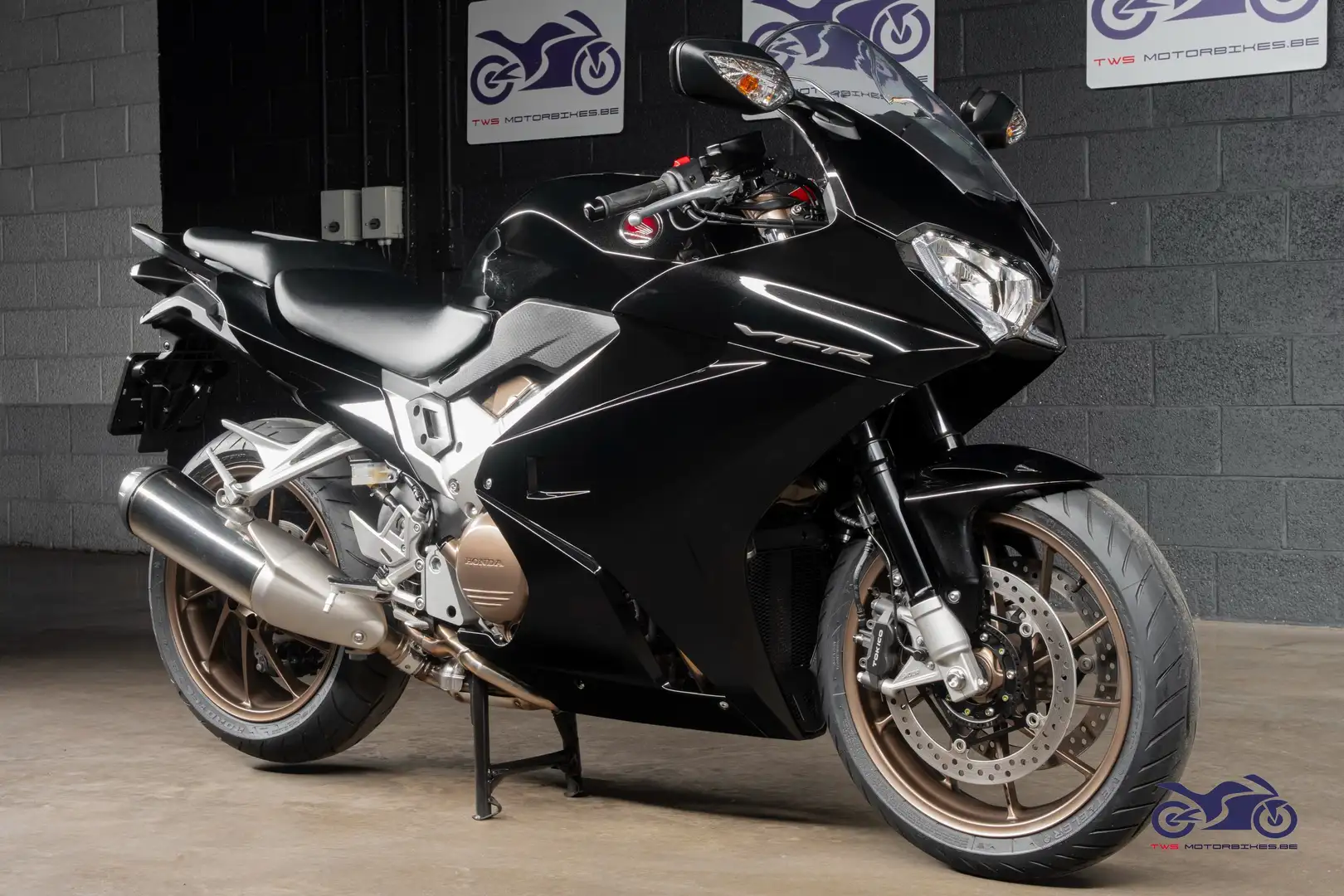 Honda VFR 800 F Negro - 2