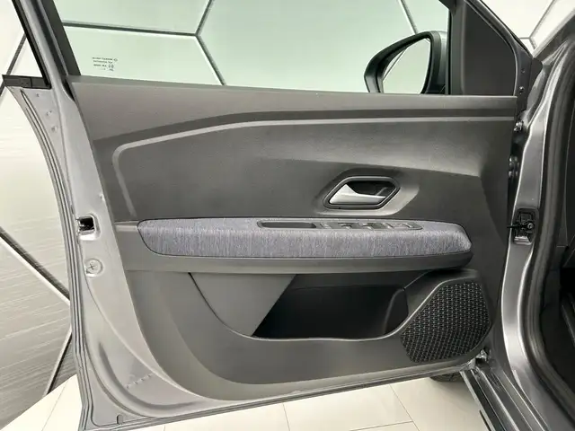 Dacia Sandero view 6