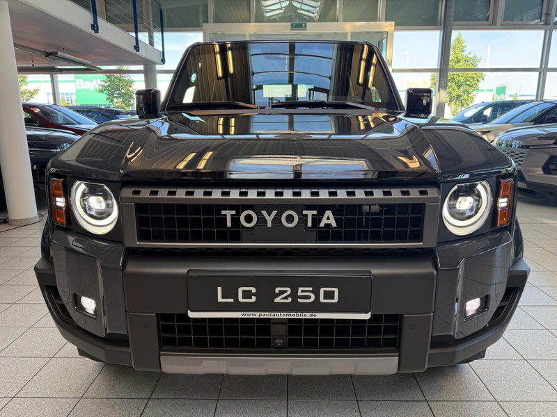 Toyota Land Cruiser 250 NEW FACE OF 2027-360 KAMERA-COOL BOX-LED