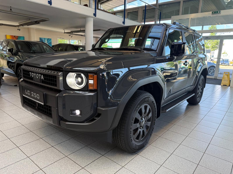 Toyota Land Cruiser 250 NEW FACE OF 2027-360 KAMERA-COOL BOX-LED — photo 4