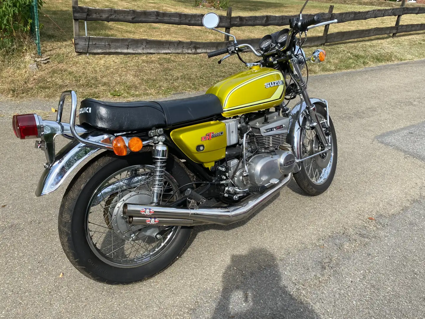 Suzuki GT 380 Jaune - 2