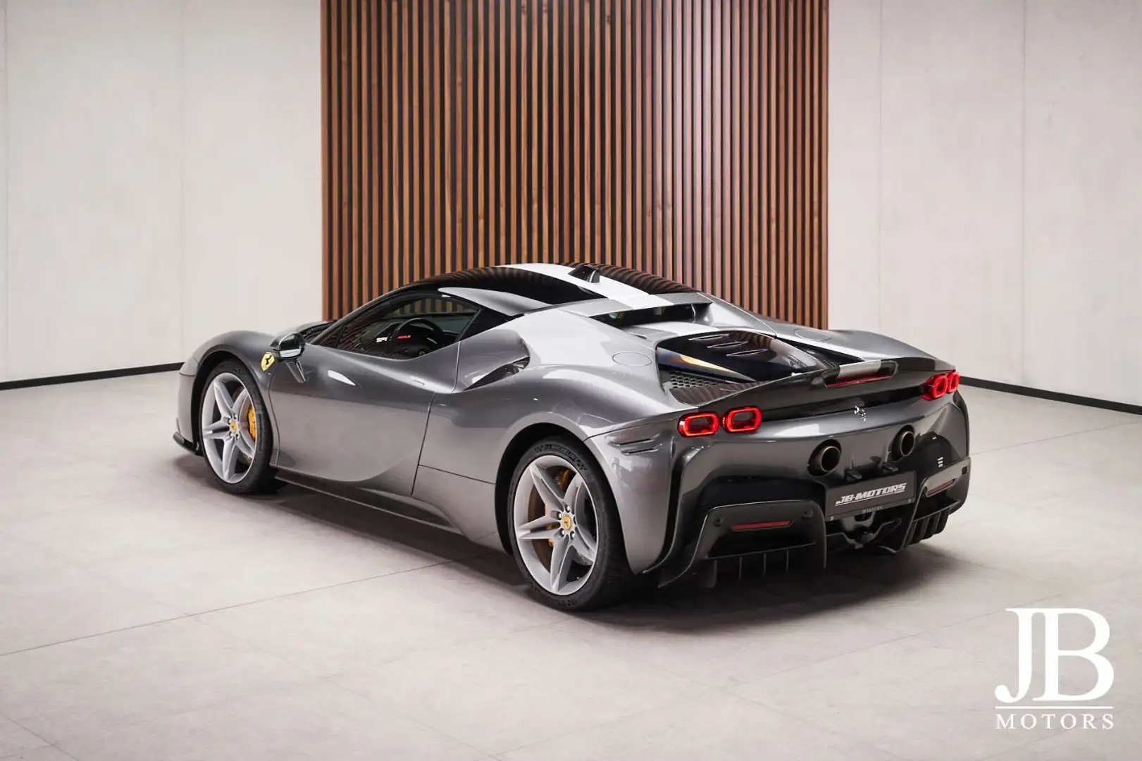 Ferrari SF90 Assetto Fiorano JBL LED 360° CarPlay Carbon Grau - 2