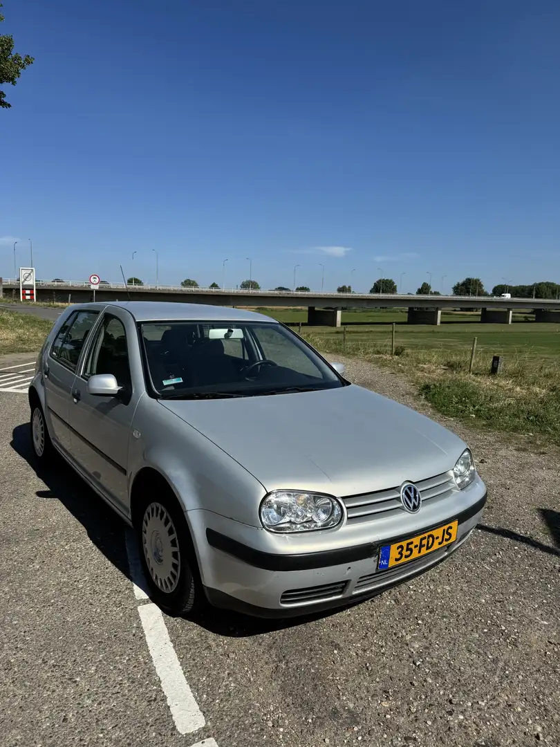 Volkswagen Golf 2.0 Trendline Grijs - 1