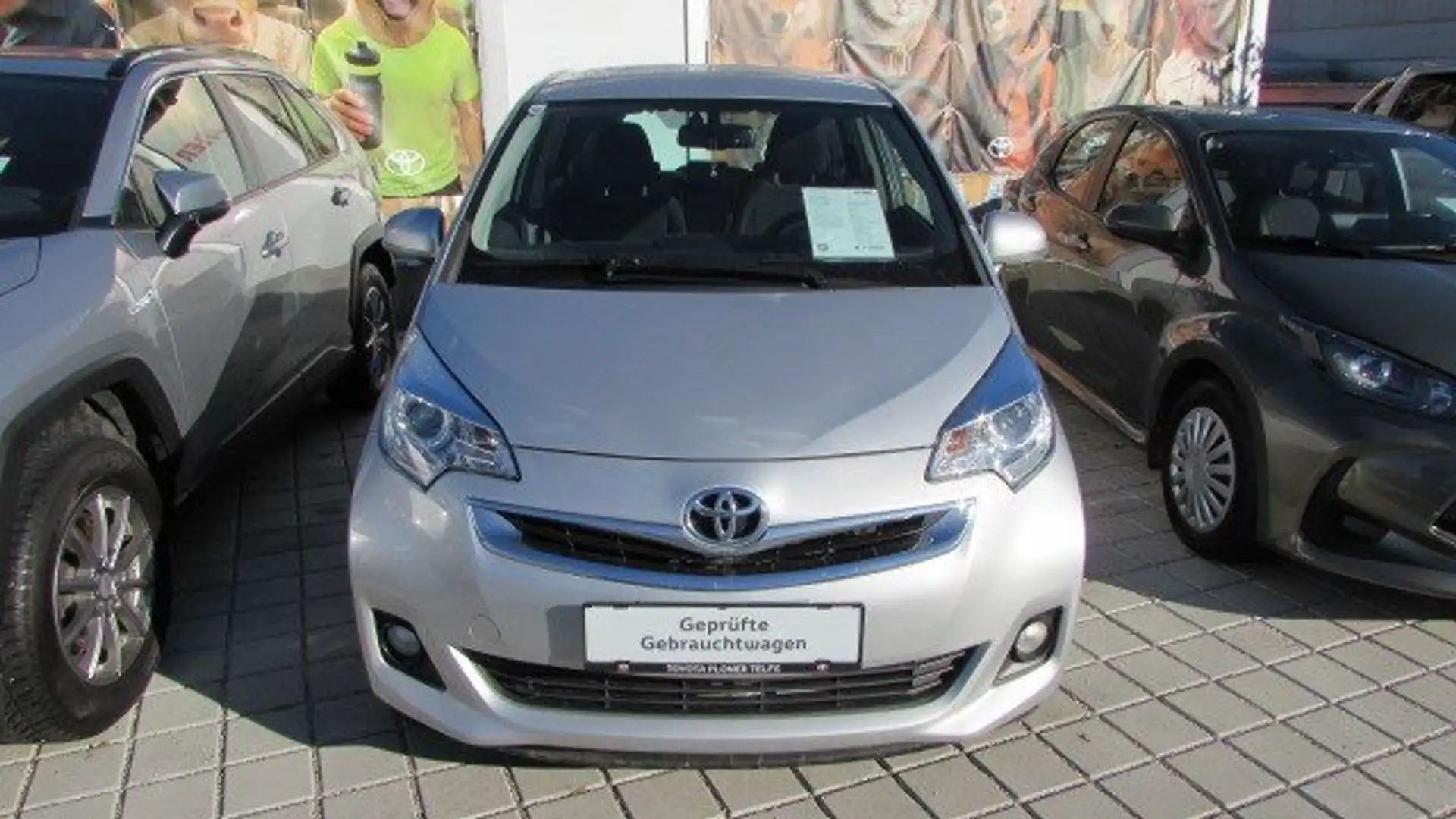Toyota Verso-S 1,3 dVVT-i Lounge Automatic Silber - 2