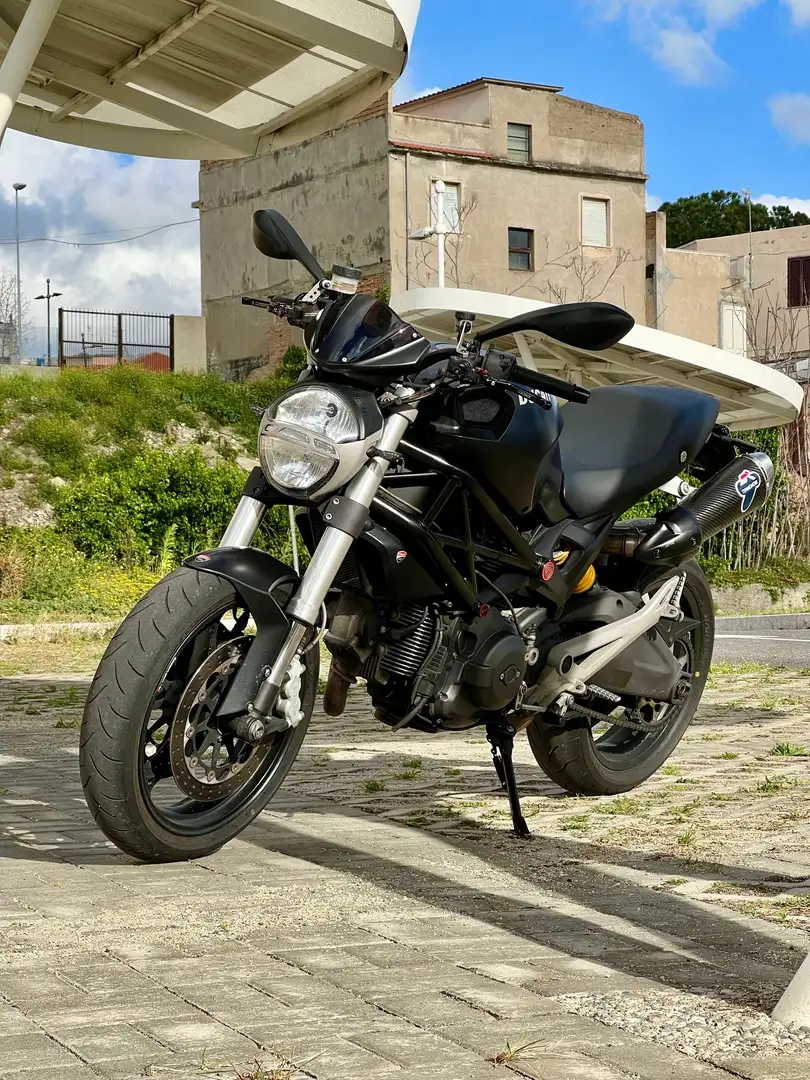 Ducati Monster 696 plus Negru - 1