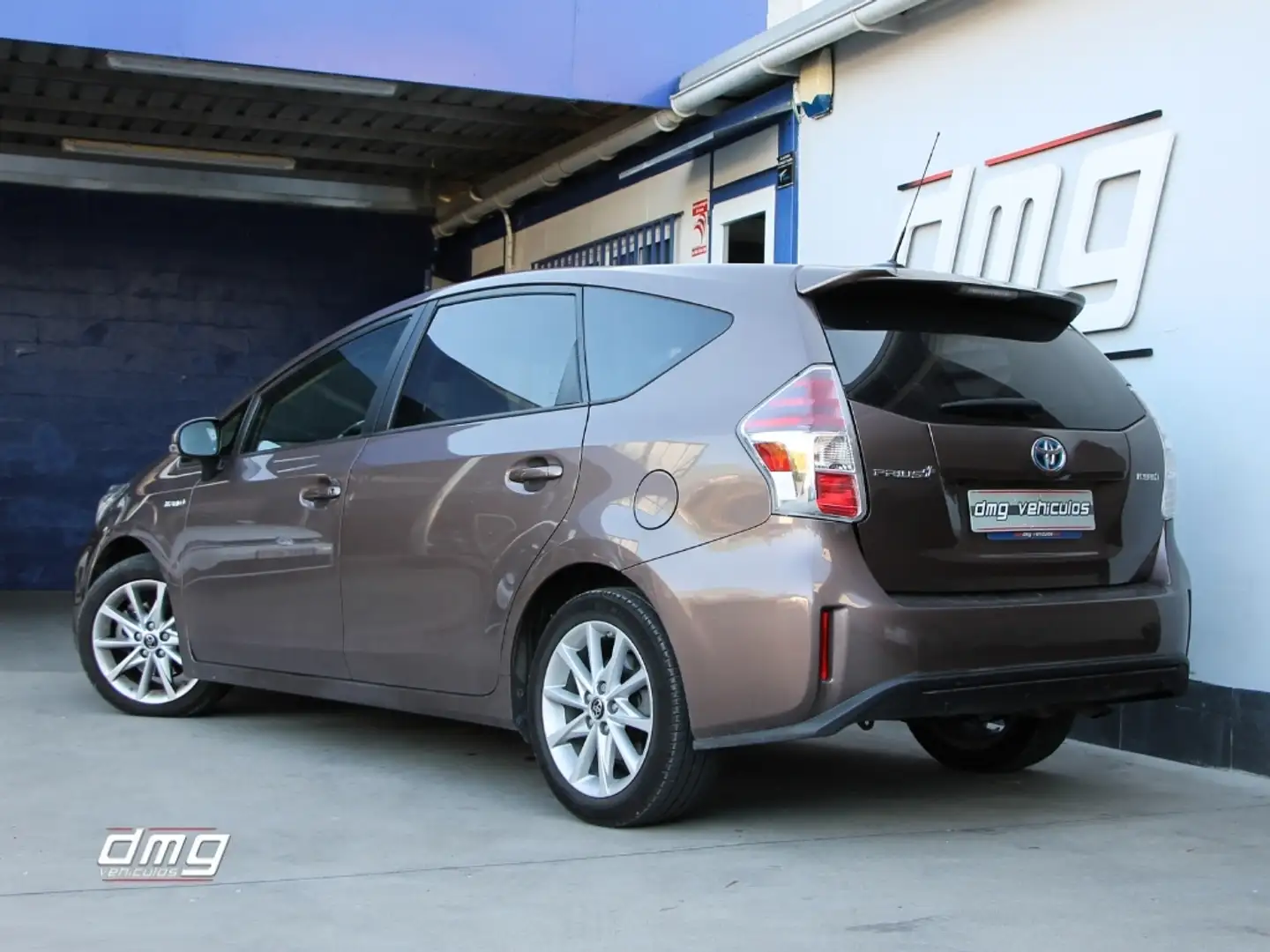 Toyota Prius Prius+ 1.8 Executive Beige - 2