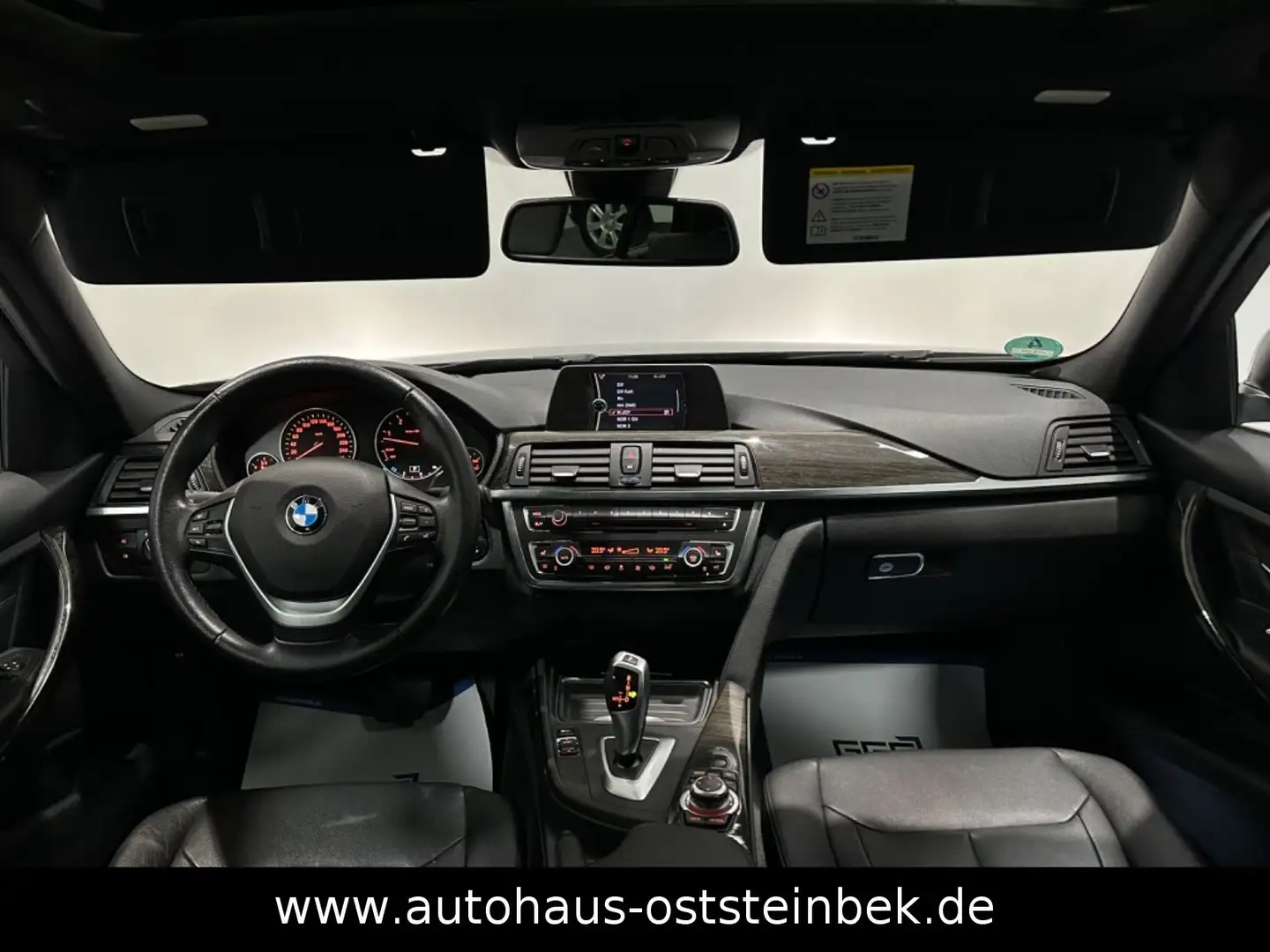 BMW 330 d TOURING xDRIVE/BI-XEN/PANORAMA/HEAD-UP/AHK/ Grau - 2