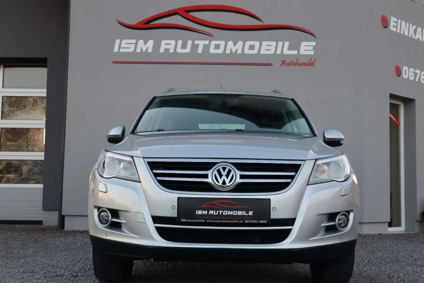 Volkswagen Tiguan 2,0 TDI 4Motion Sky DPF DSG Grau - 2